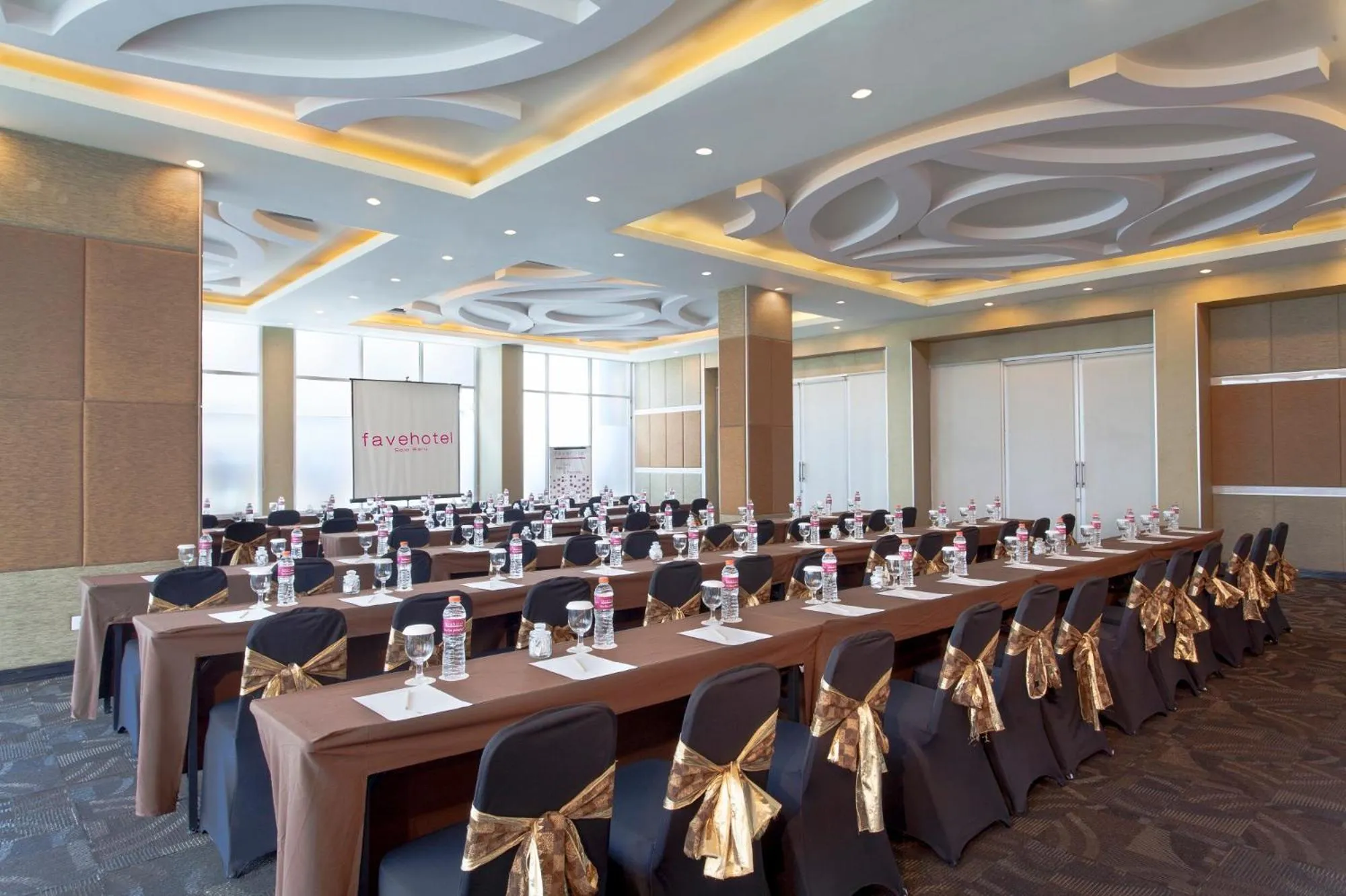 Meeting/conference room in favehotel Solo Baru