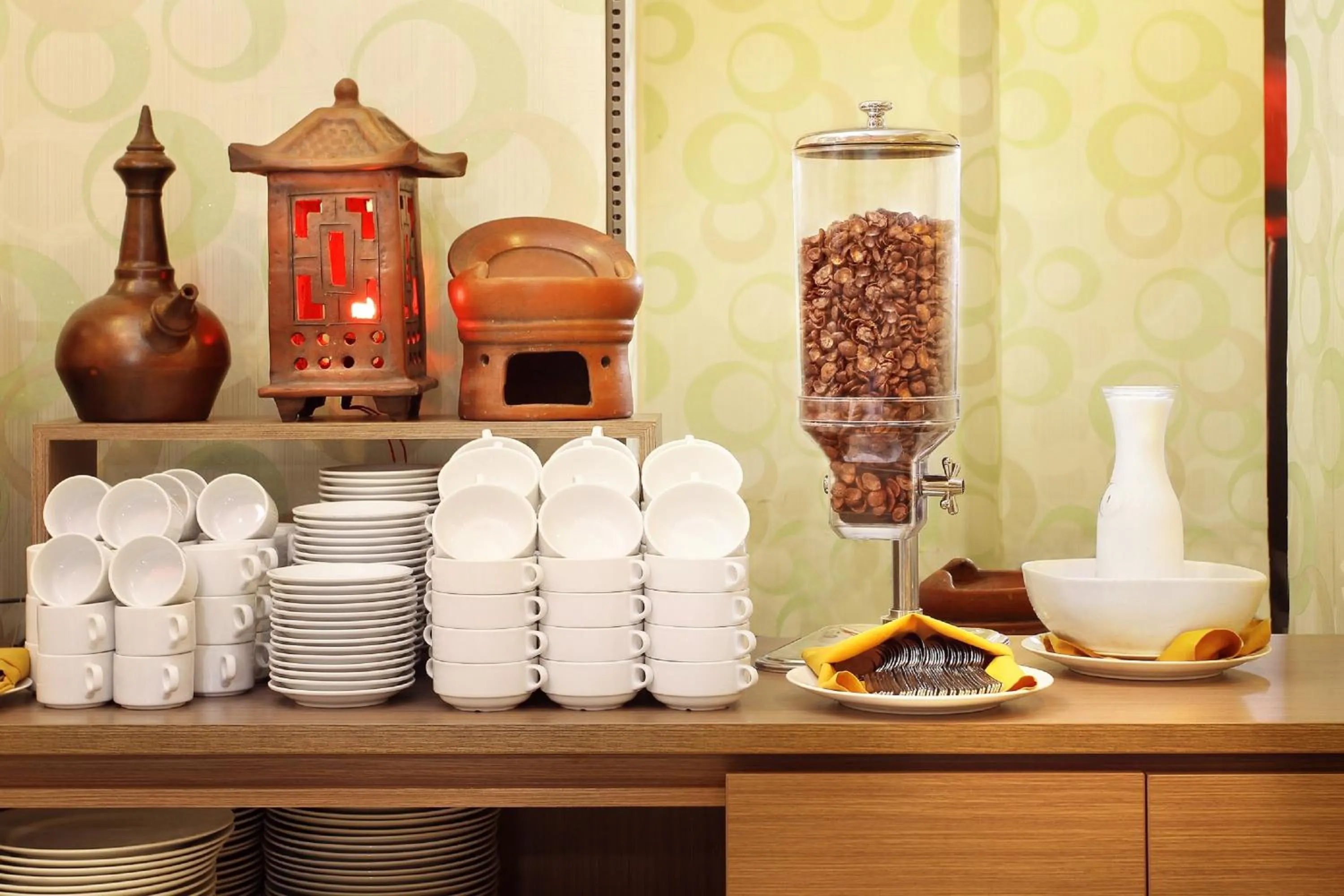 Buffet breakfast in favehotel Solo Baru