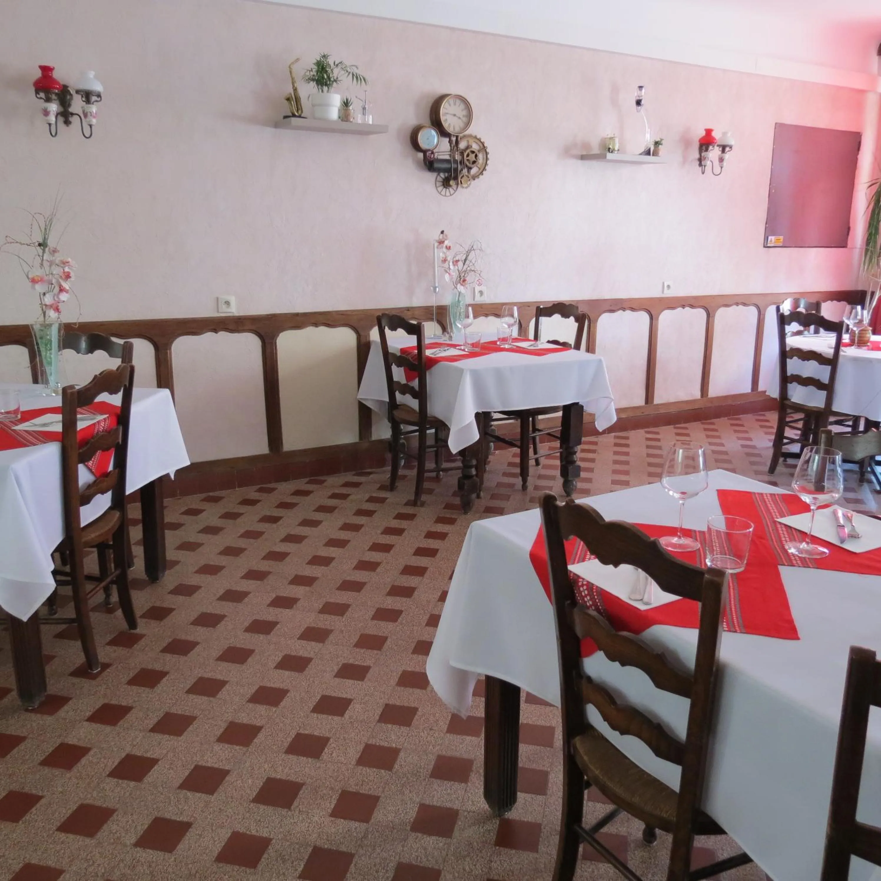 Restaurant/places to eat in Hotel Au Petit Béarn