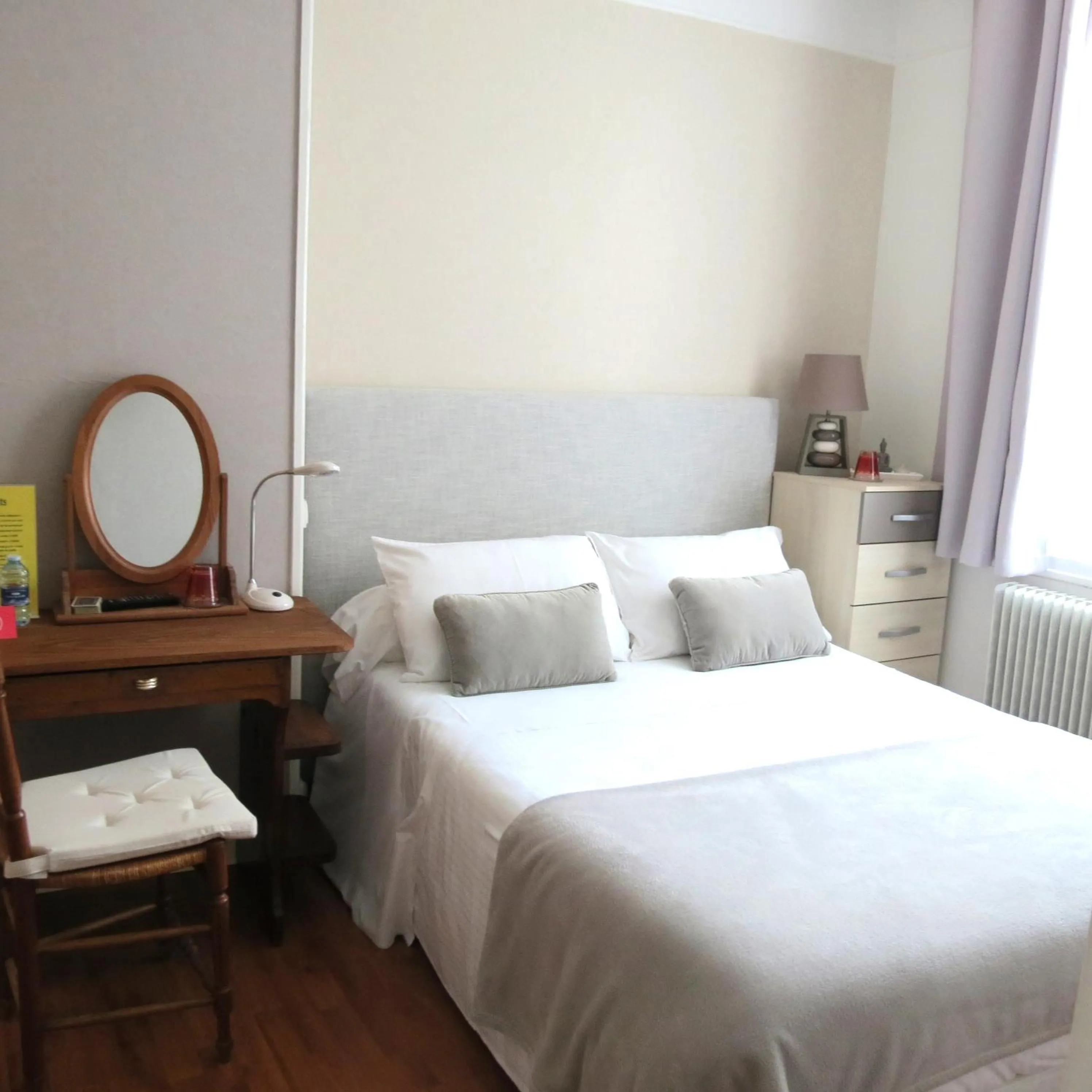 Bedroom, Bed in Hotel Au Petit Béarn