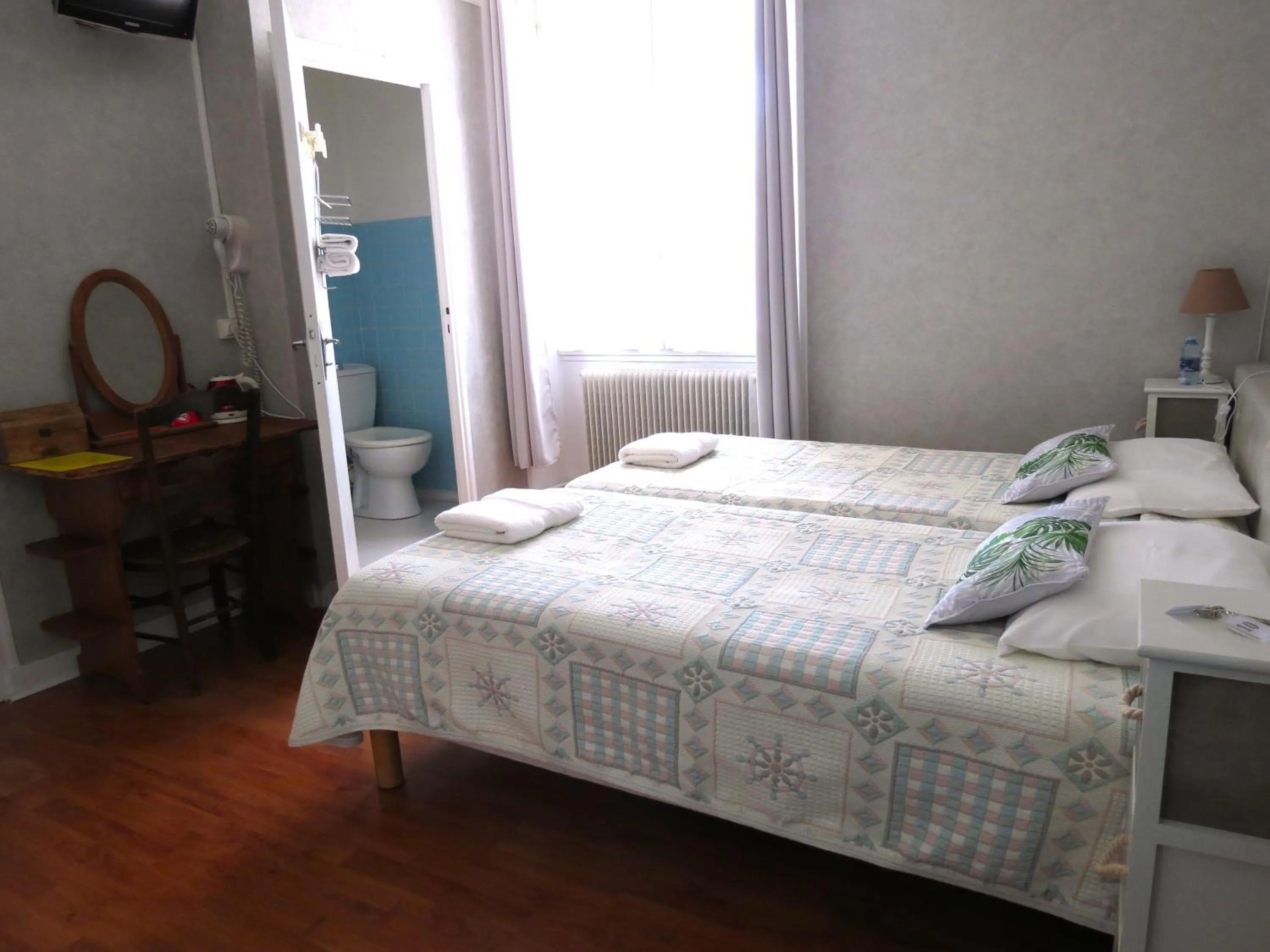 Bedroom, Bed in Hotel Au Petit Béarn