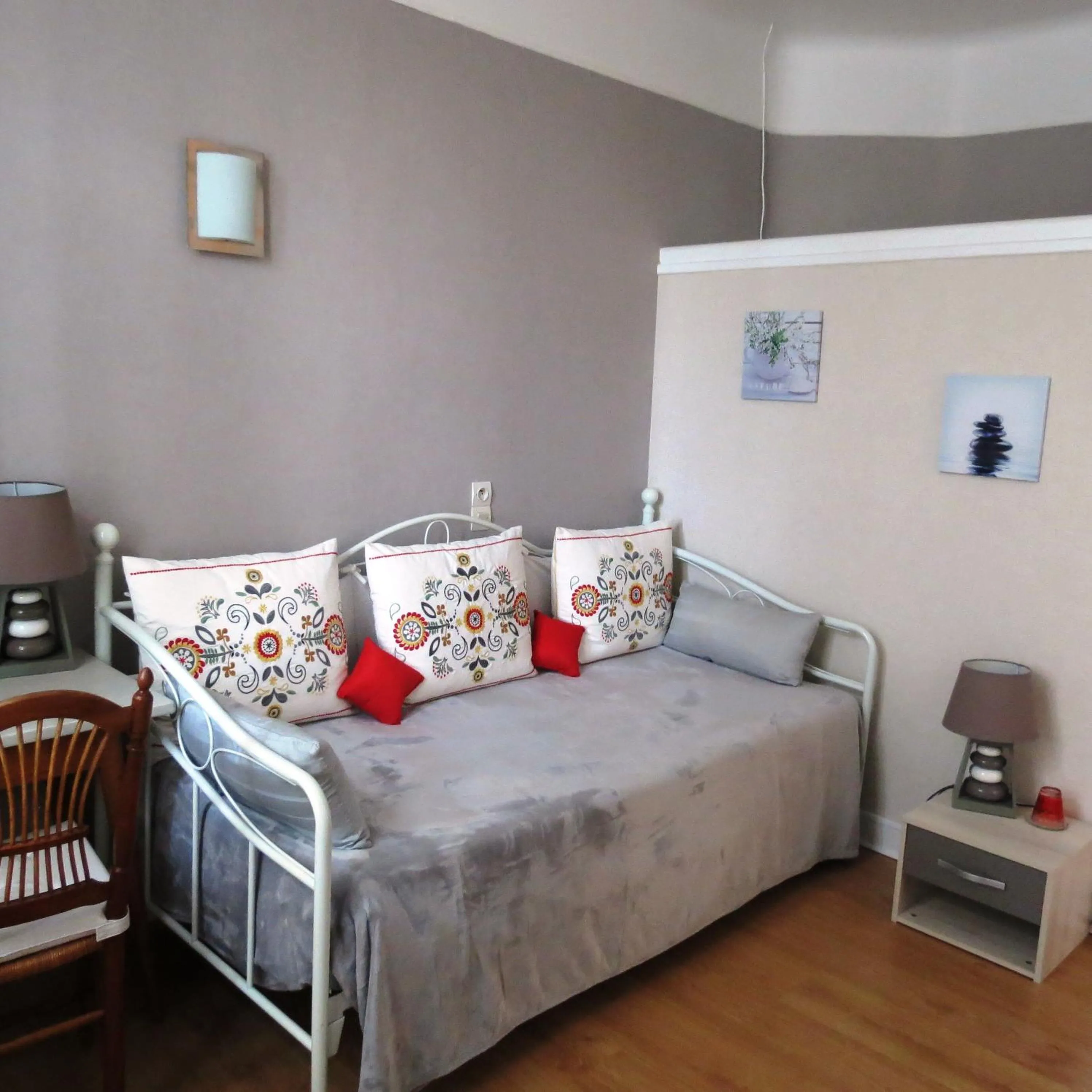 Photo of the whole room, Bed in Hotel Au Petit Béarn