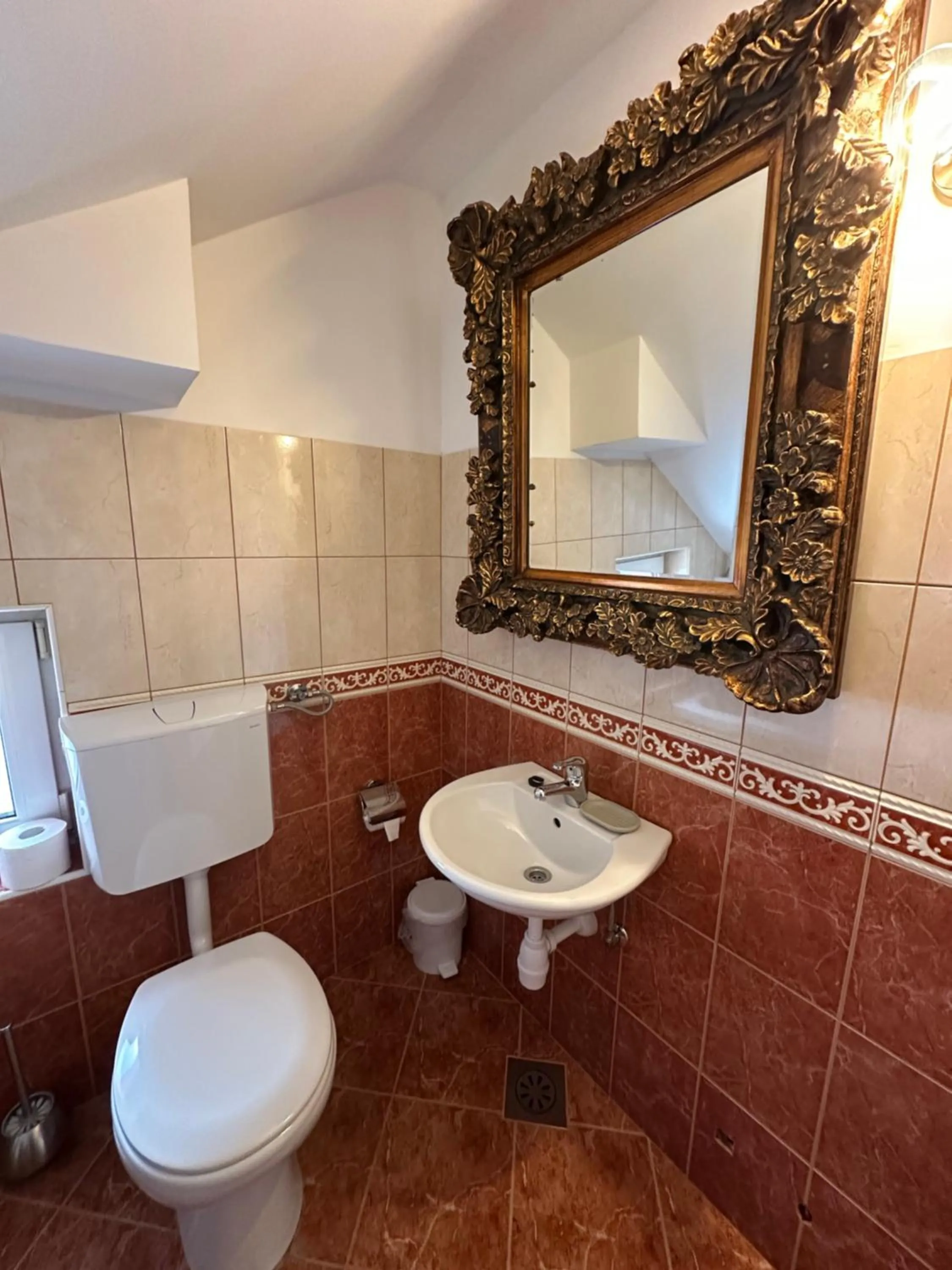 Toilet in Hotel Grande