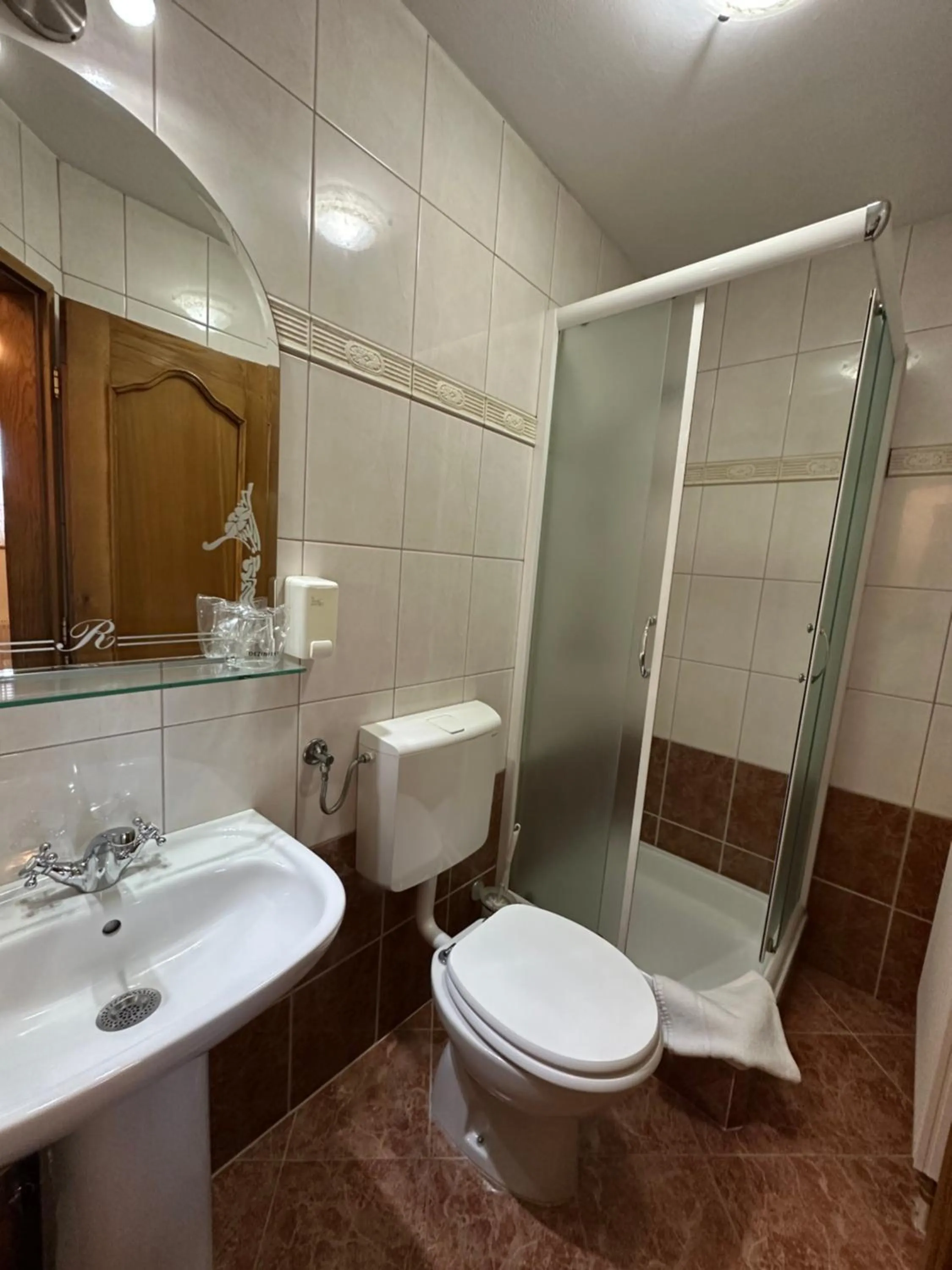 Toilet in Hotel Grande