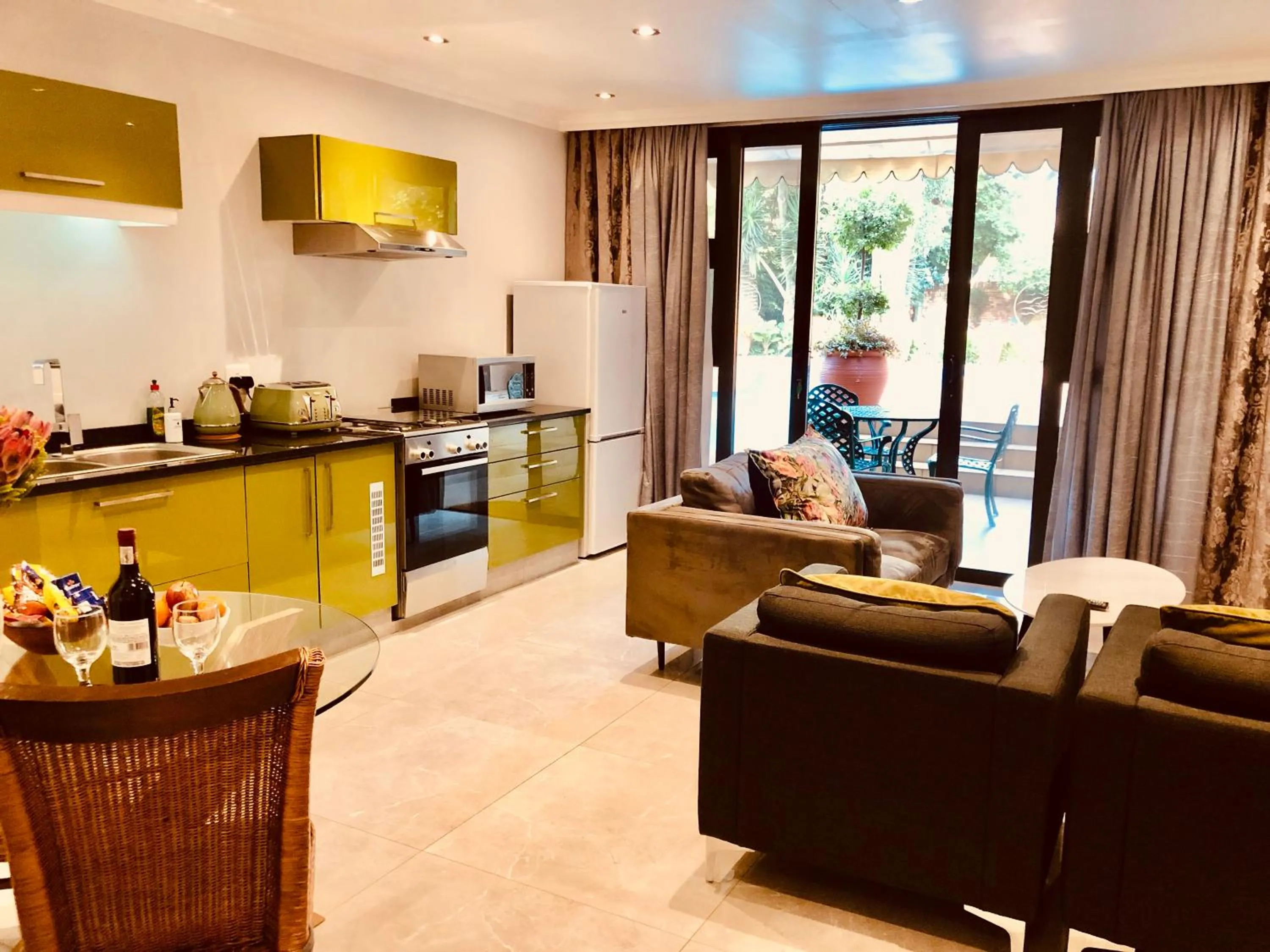 Superior Suite in 27A on Angus