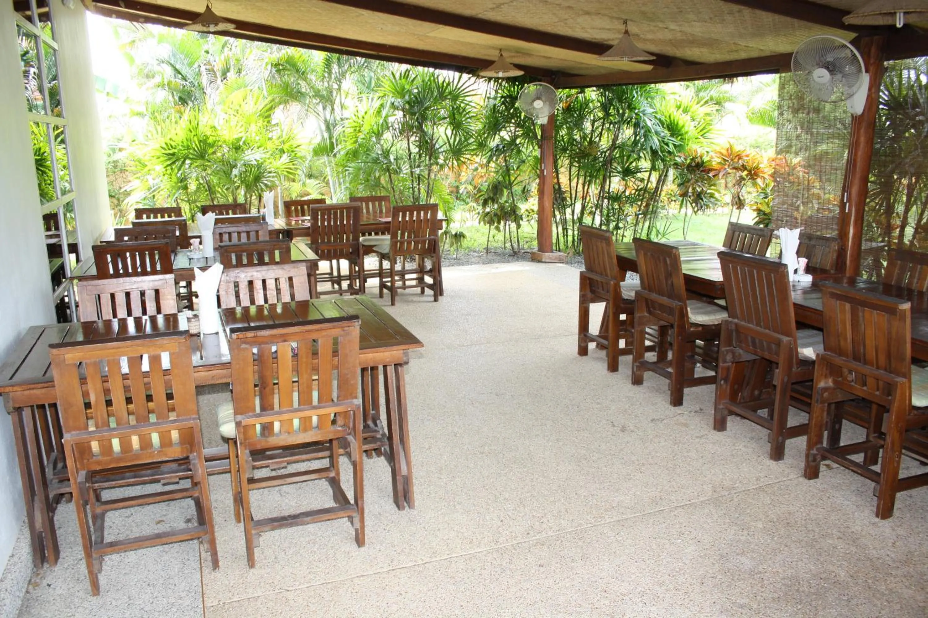 Restaurant/places to eat in Ao Thai Resort