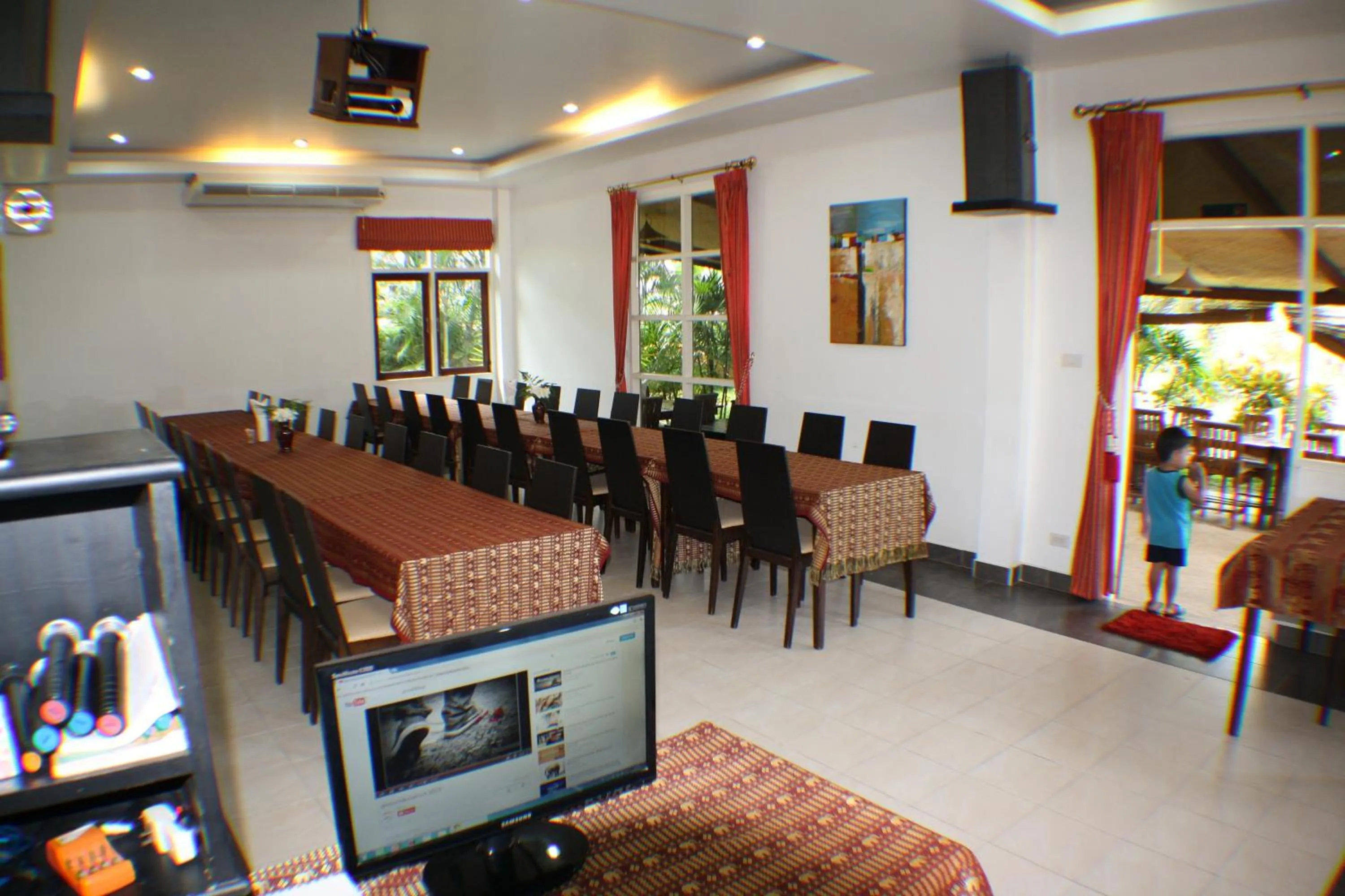 Restaurant/places to eat in Ao Thai Resort