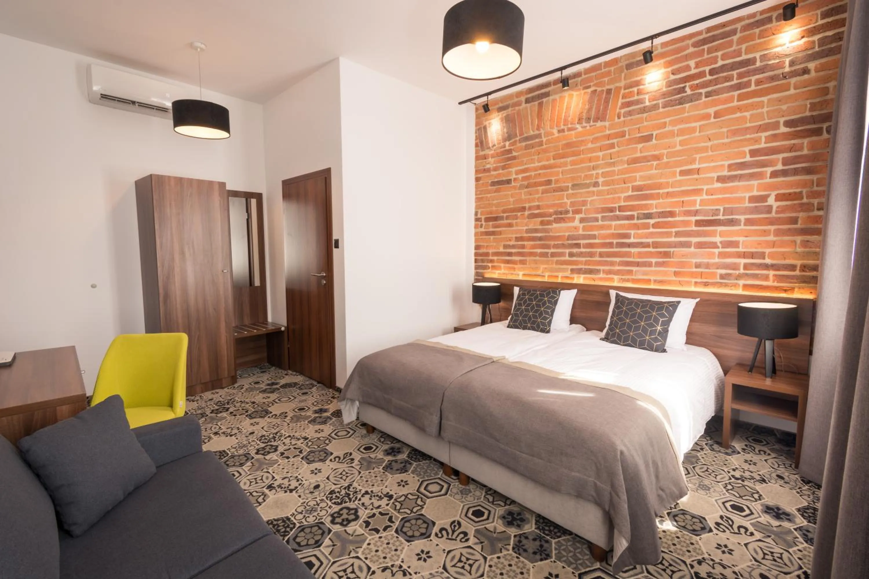 Photo of the whole room, Bed in Hotel Lavender