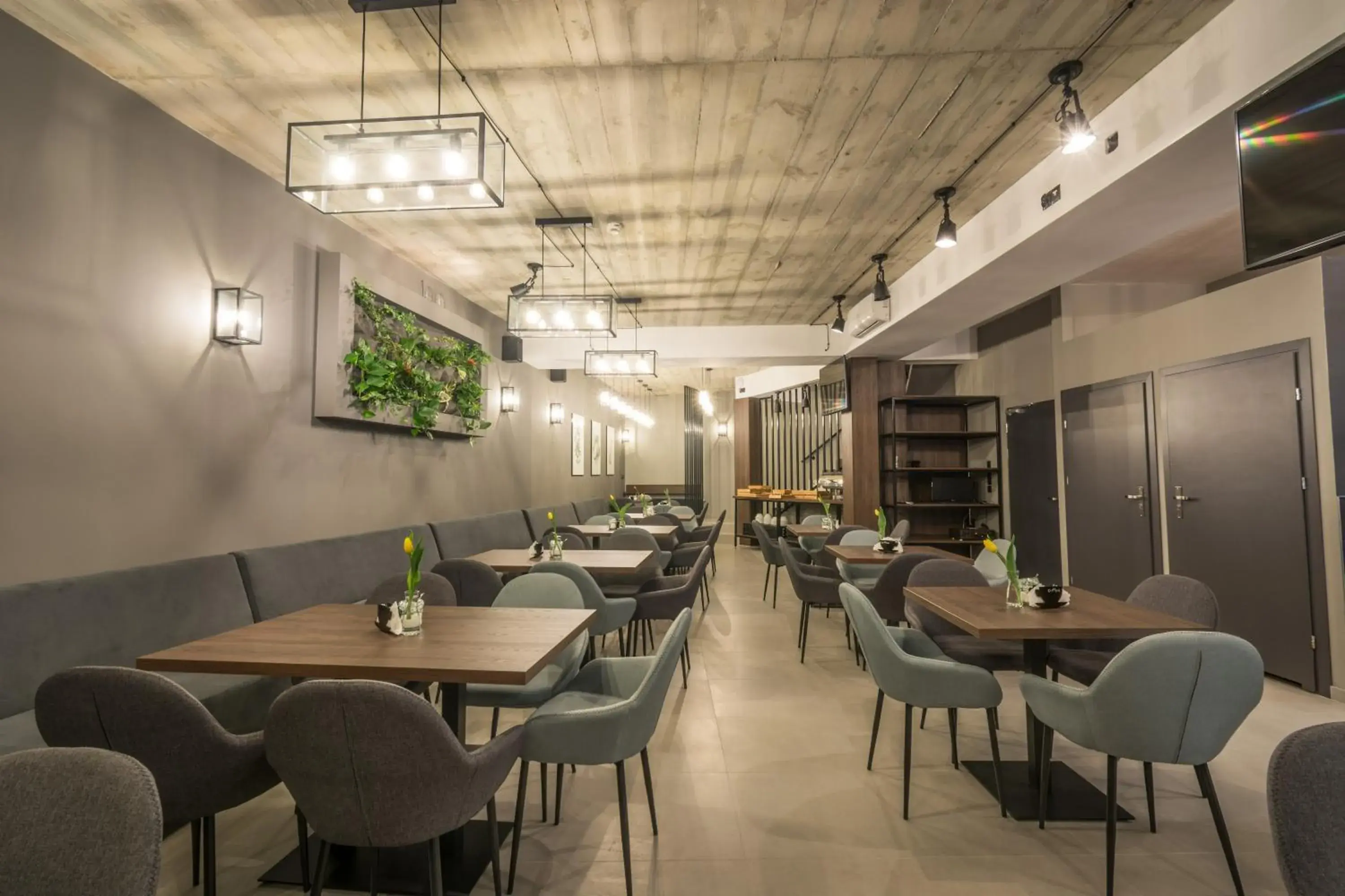 Restaurant/places to eat in Hotel Lavender Restaurant/places to eat in Hotel Lavender