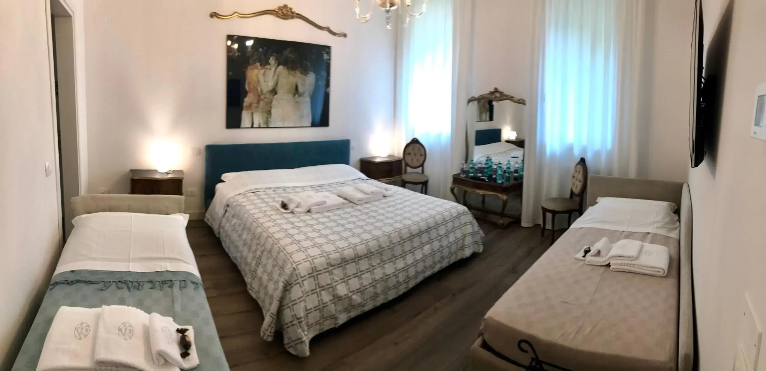 Triple Room with Private Bathroom in FRich B&B Triple Room with Private Bathroom in FRich B&B