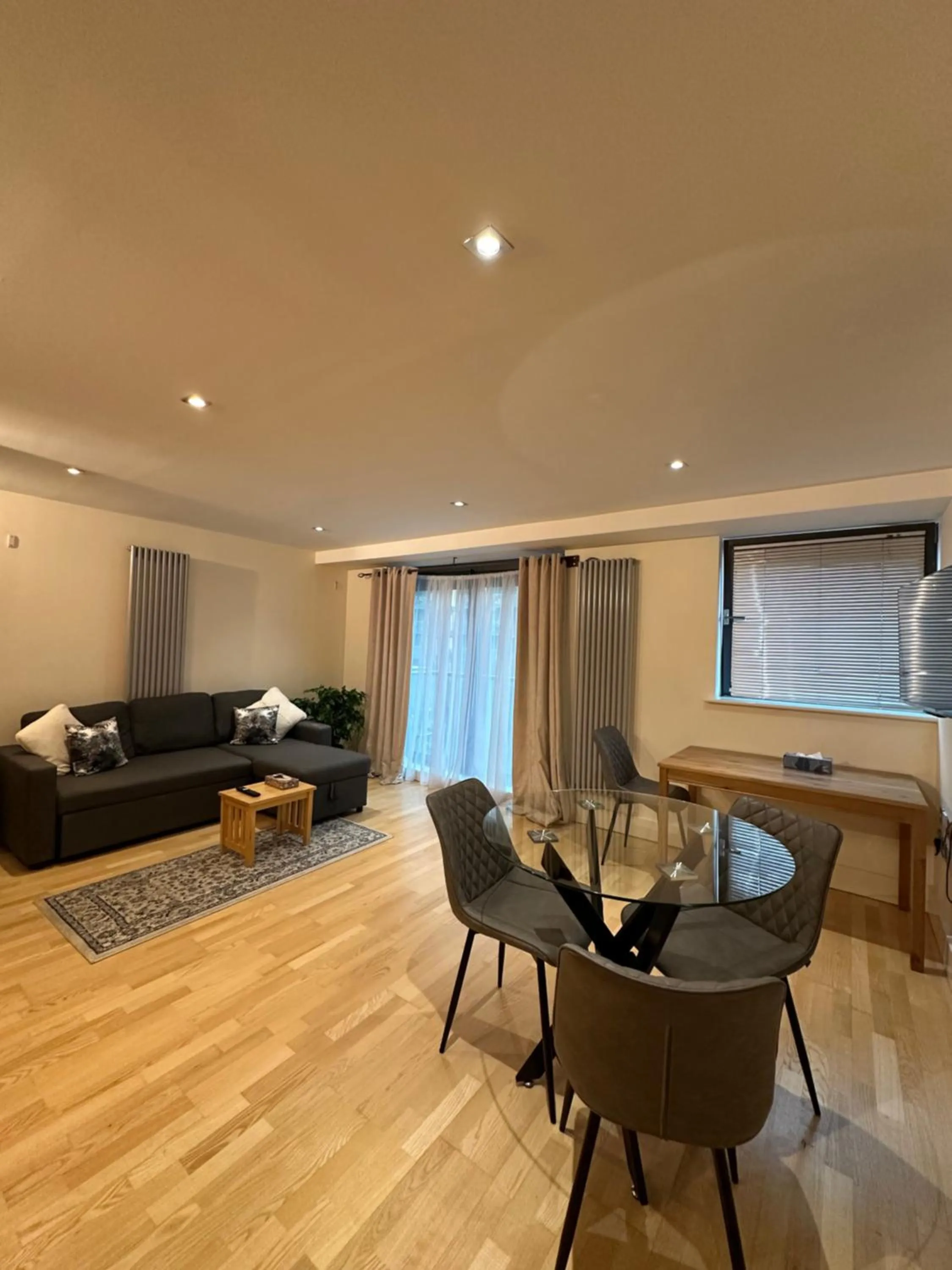 TV and multimedia in Canary Wharf - Luxury Apartments