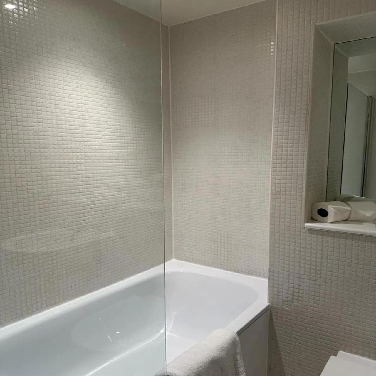 Bathroom in Canary Wharf - Luxury Apartments