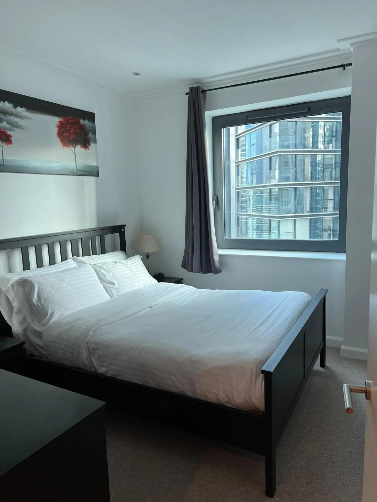 Bedroom, Bed in Canary Wharf - Luxury Apartments