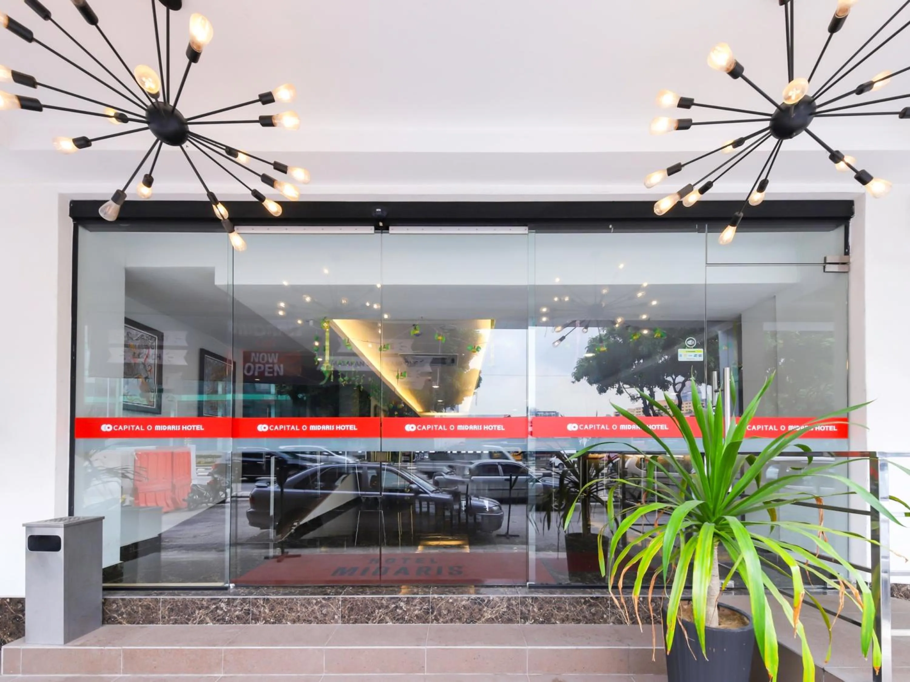 Facade/entrance in Hotel Midaris (Syariah) Kuala Lumpur