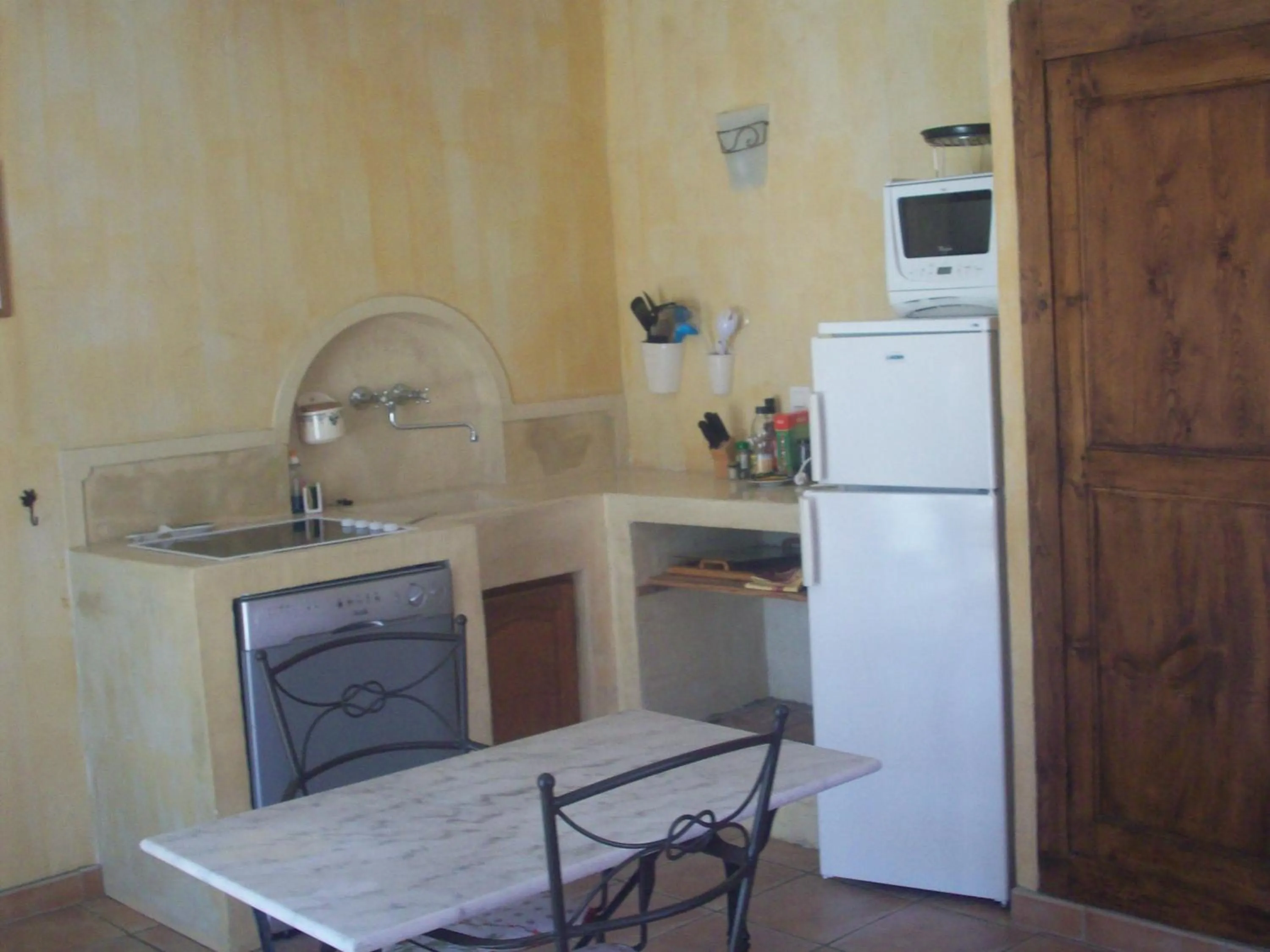 Kitchen or kitchenette in Studios et Gite La Sauvasse
