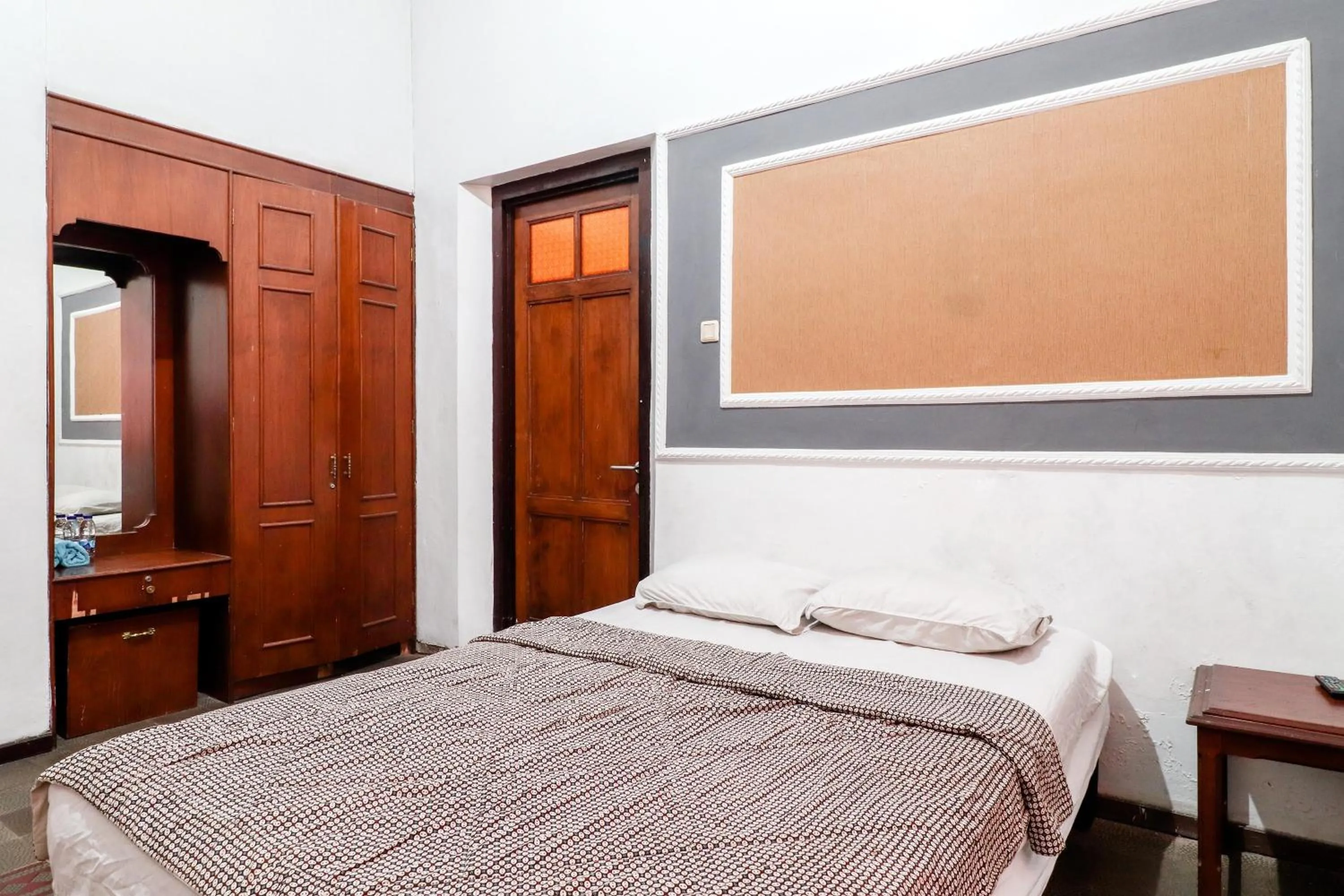 Bedroom, Bed in Hotel Limaran 1