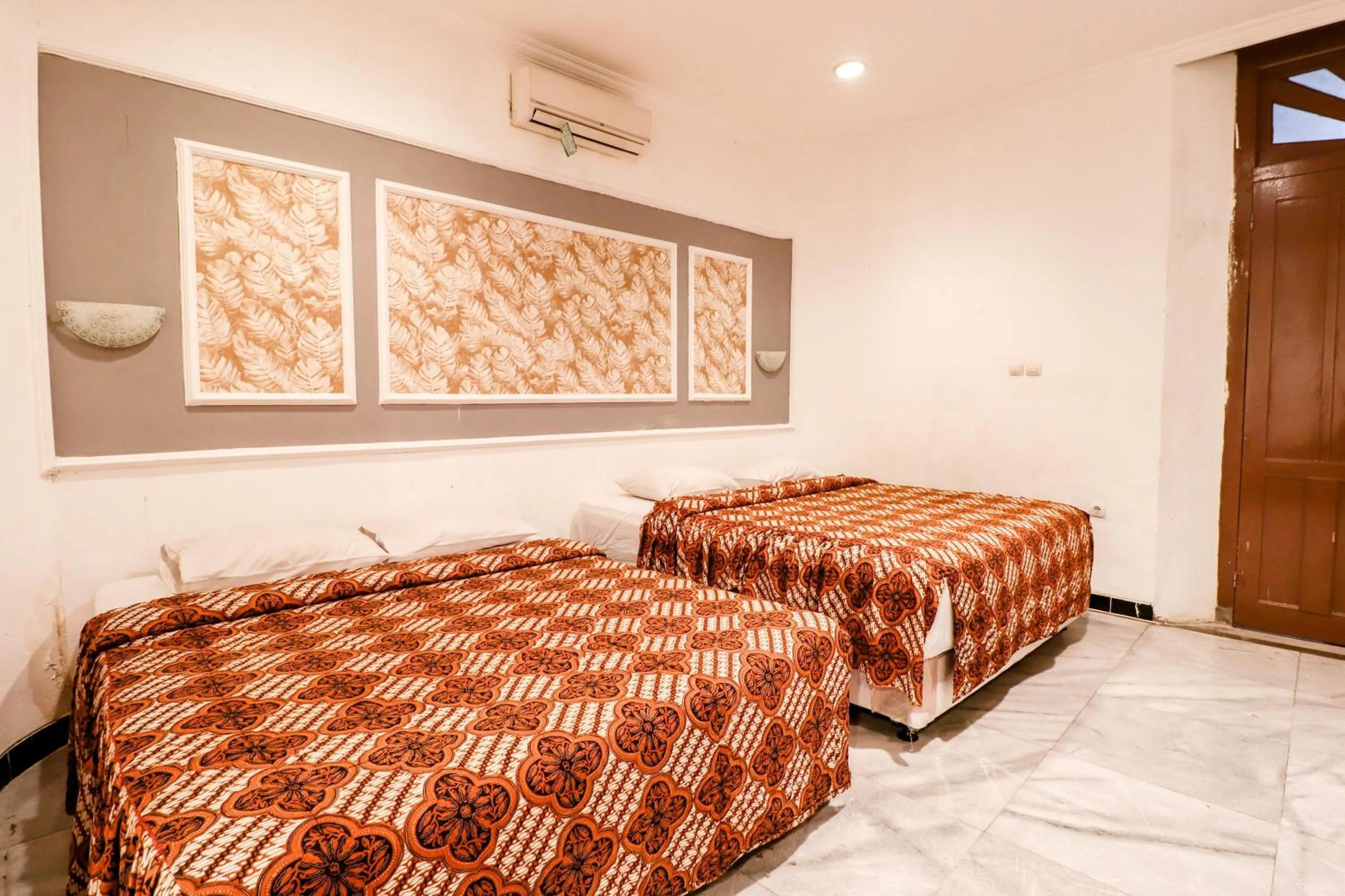 Bed in Hotel Limaran 1