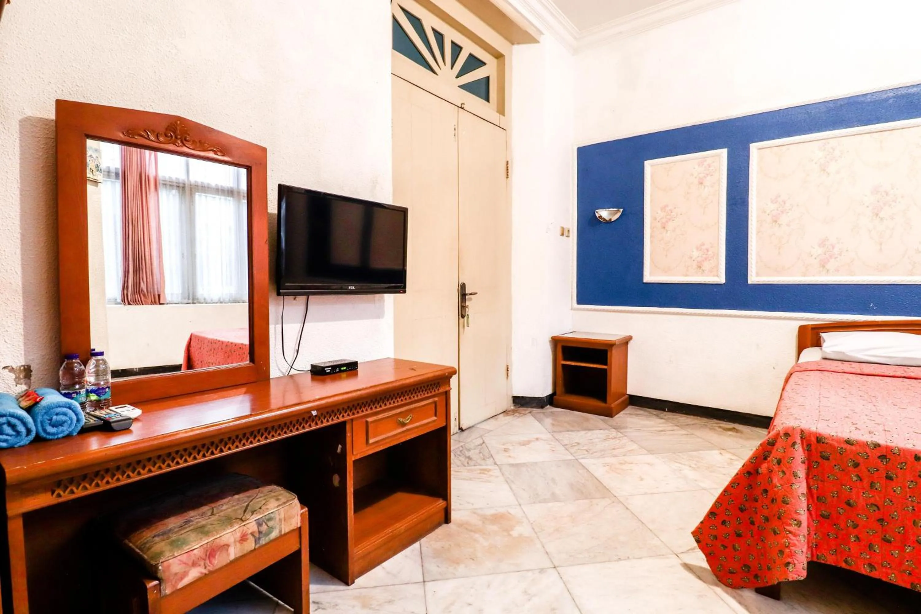 Bedroom, Bed in Hotel Limaran 1