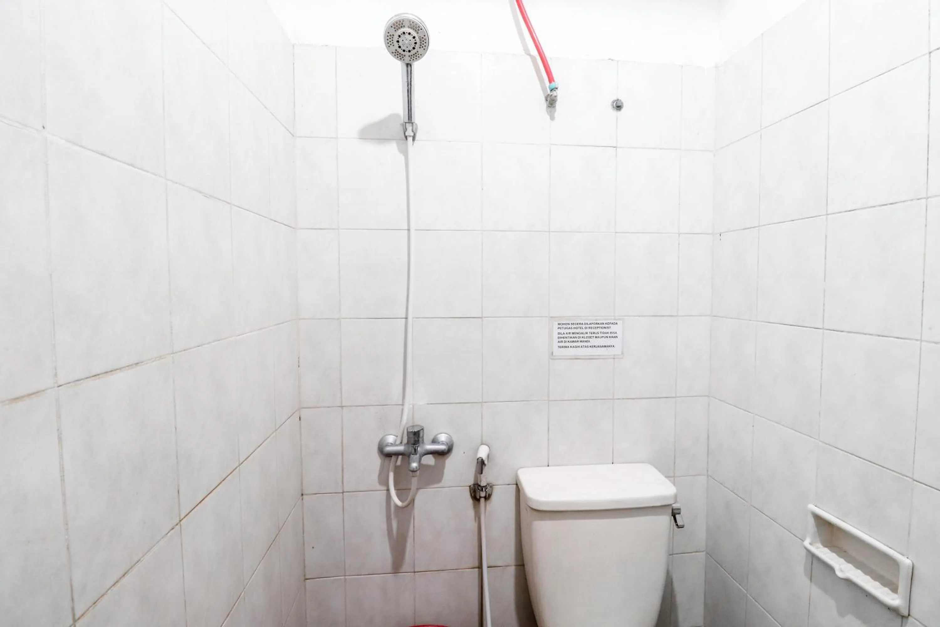 Bathroom in Hotel Limaran 1