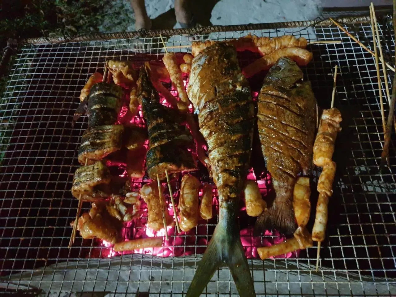 BBQ facilities in Moodhu Surf House