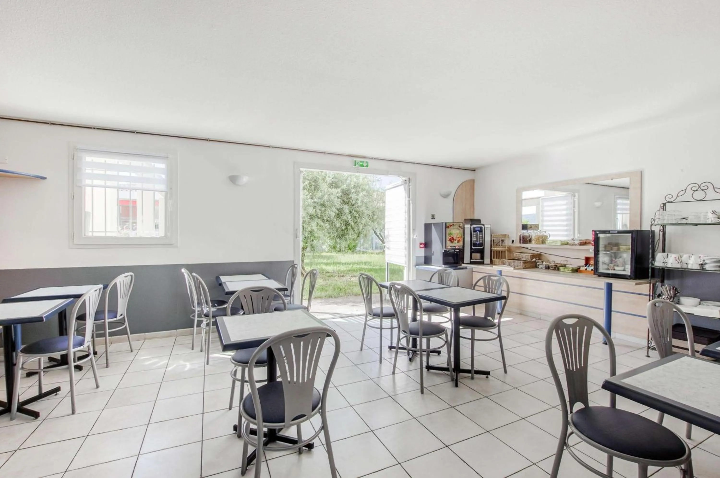 Restaurant/places to eat in Brit Hotel Clermont-lʼHérault