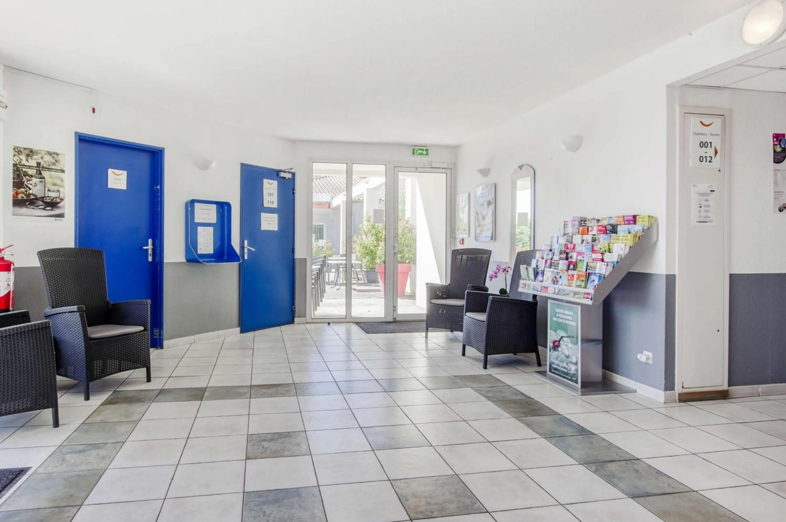 Lobby or reception in Brit Hotel Clermont-lʼHérault