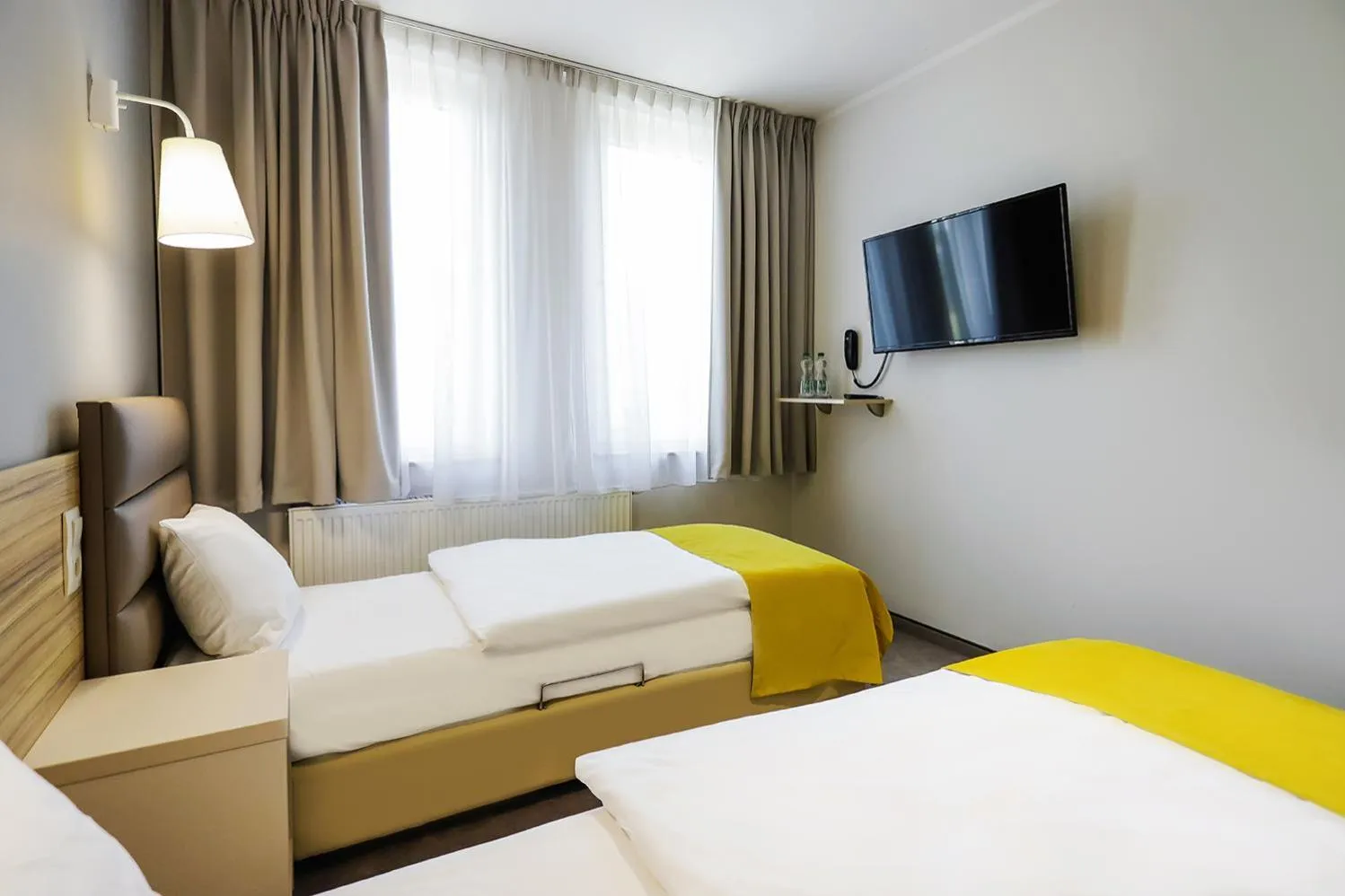 Bed in Poznań West Hotel - Airport