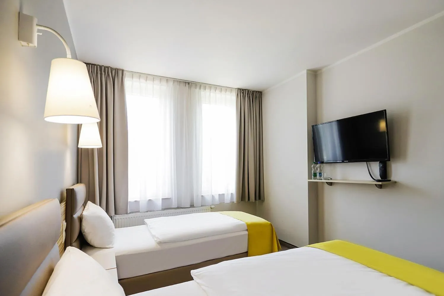 Bed in Poznań West Hotel - Airport