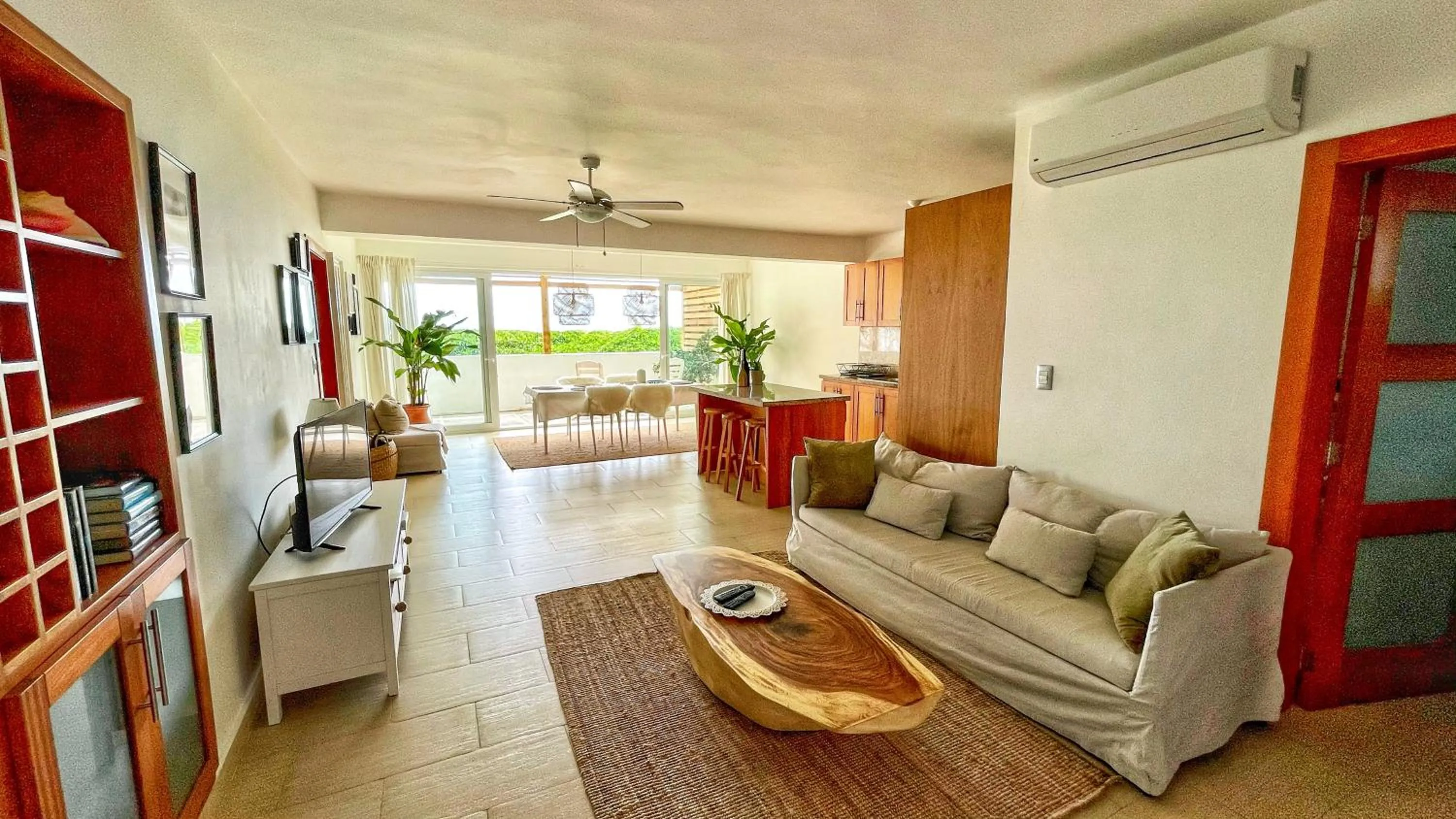 Two-Bedroom Apartment with Pool View in Residencial Mañanero
