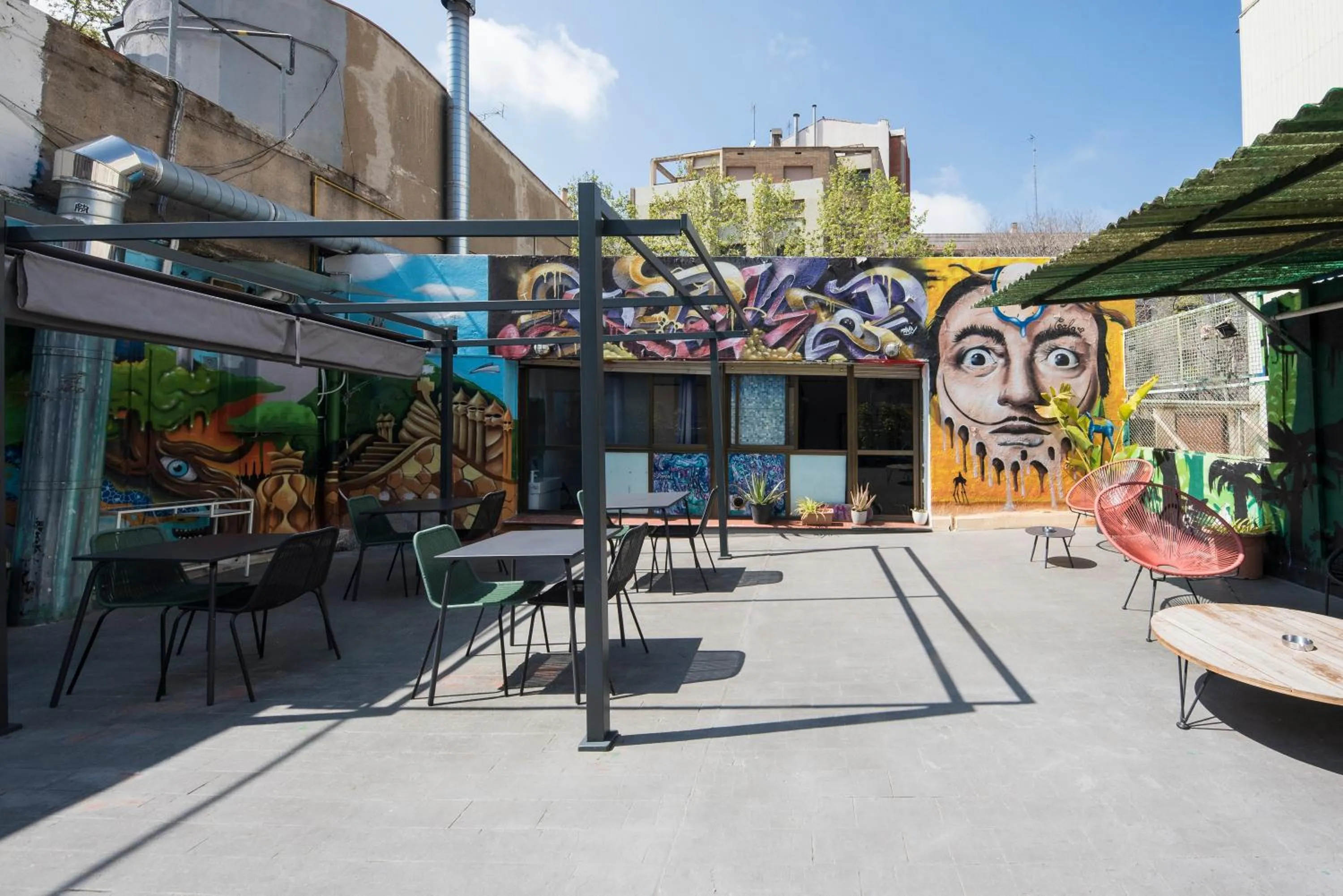 Balcony/Terrace in No Limit Hostel Graffiti