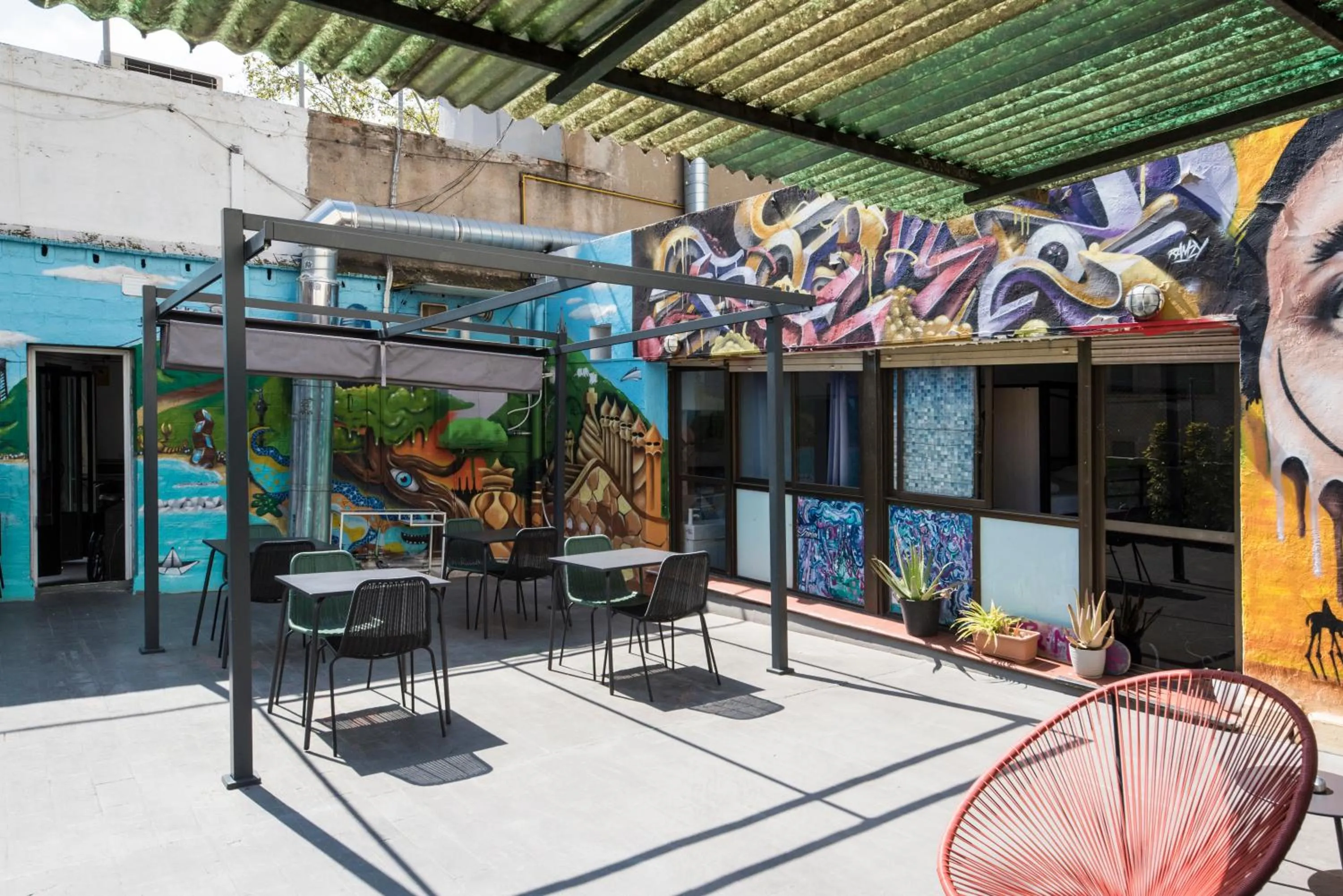 Balcony/Terrace in No Limit Hostel Graffiti