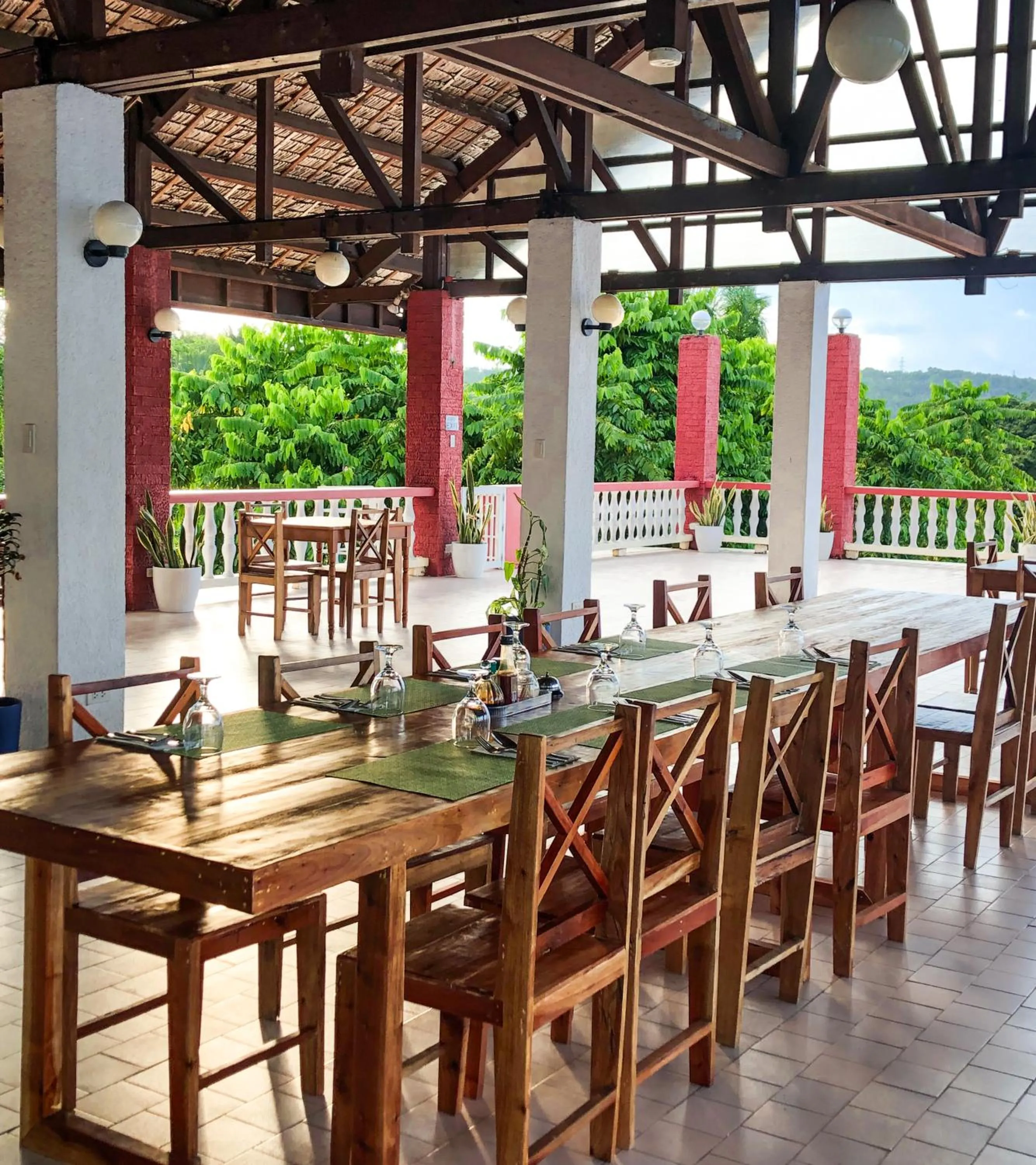 Dining area in Wuthering Heights Bed & Breakfast by the Sea