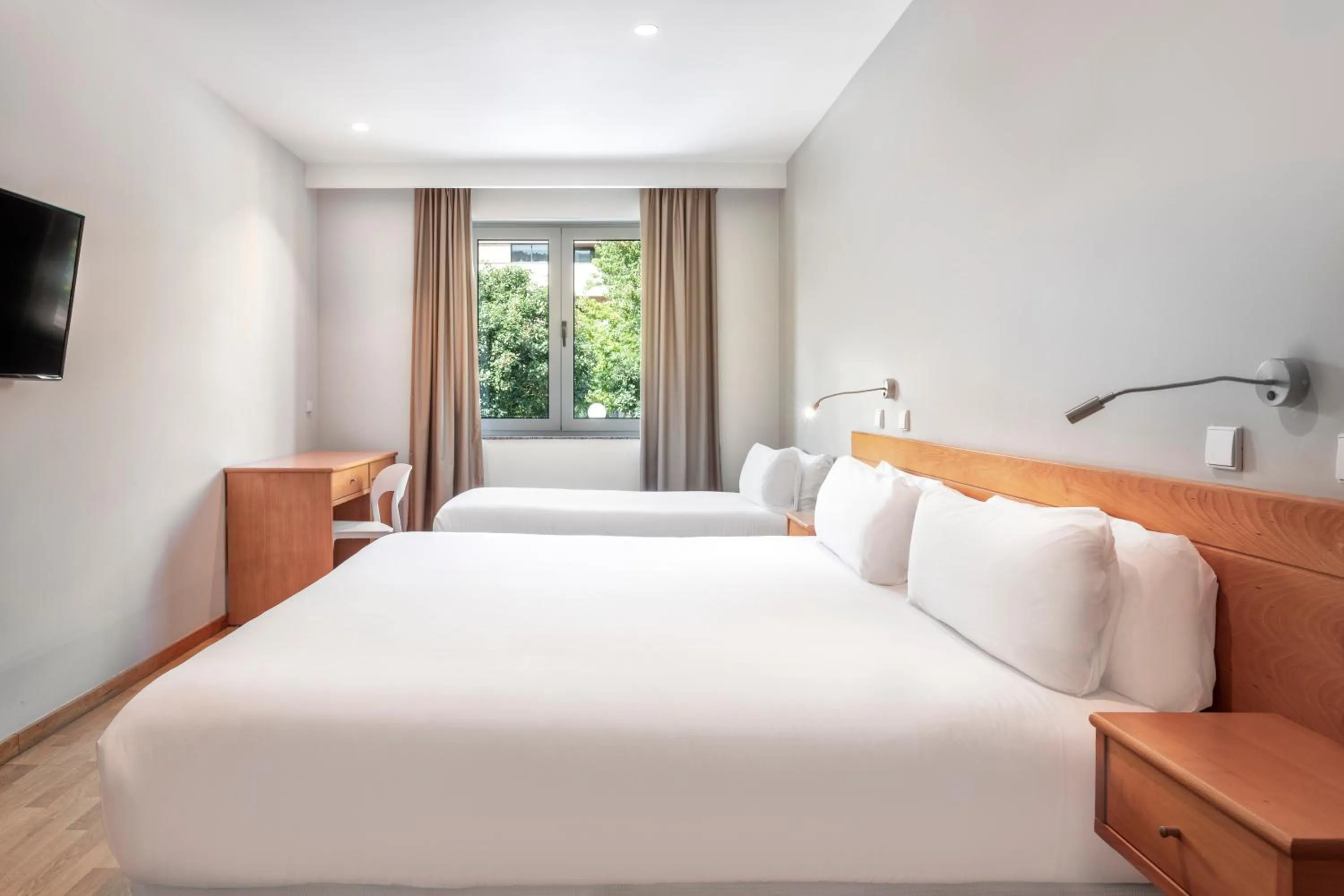 TV and multimedia, Bed in B&B HOTEL Braga Lamacaes