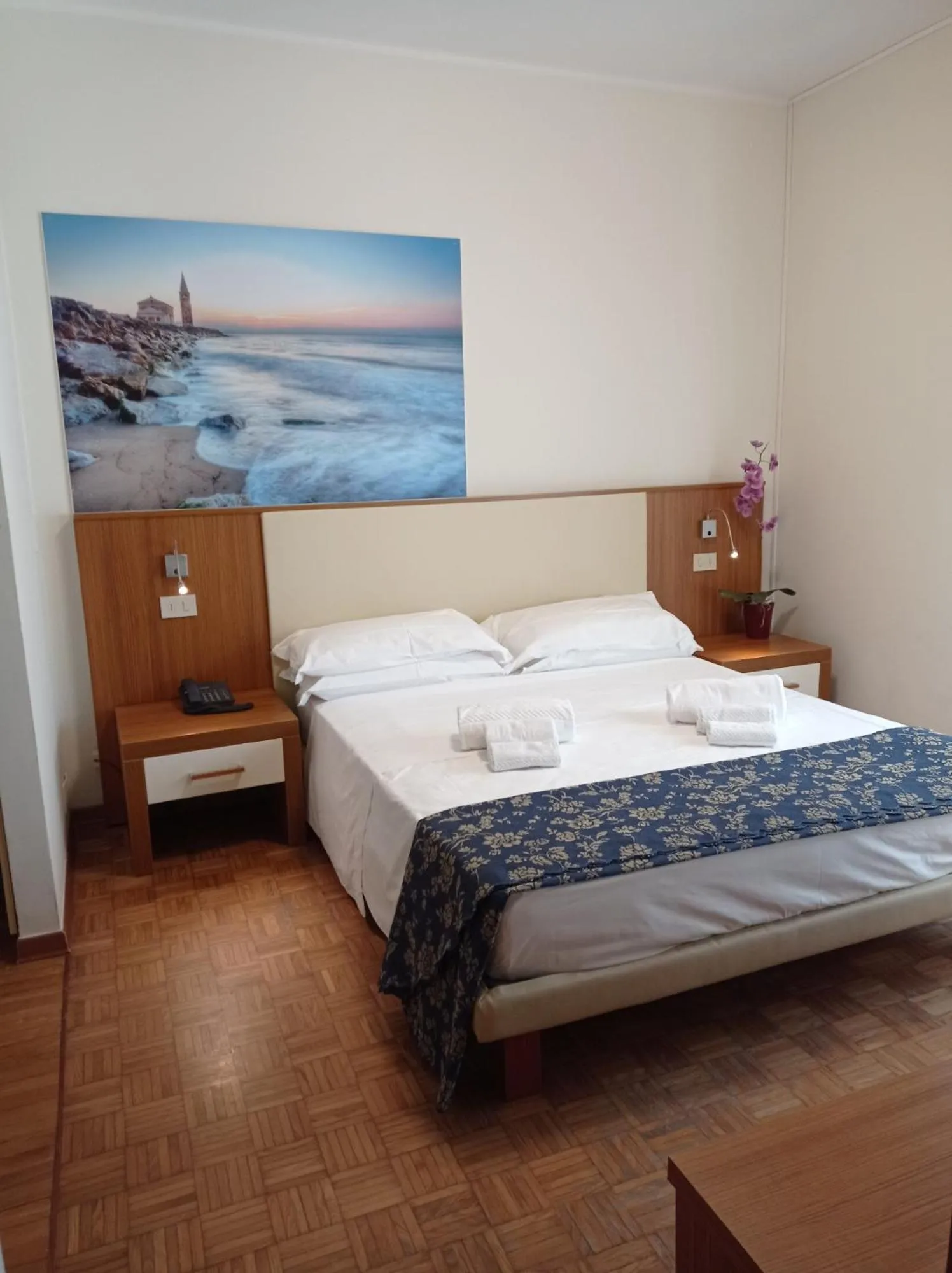 Photo of the whole room, Bed in Hotel Verona