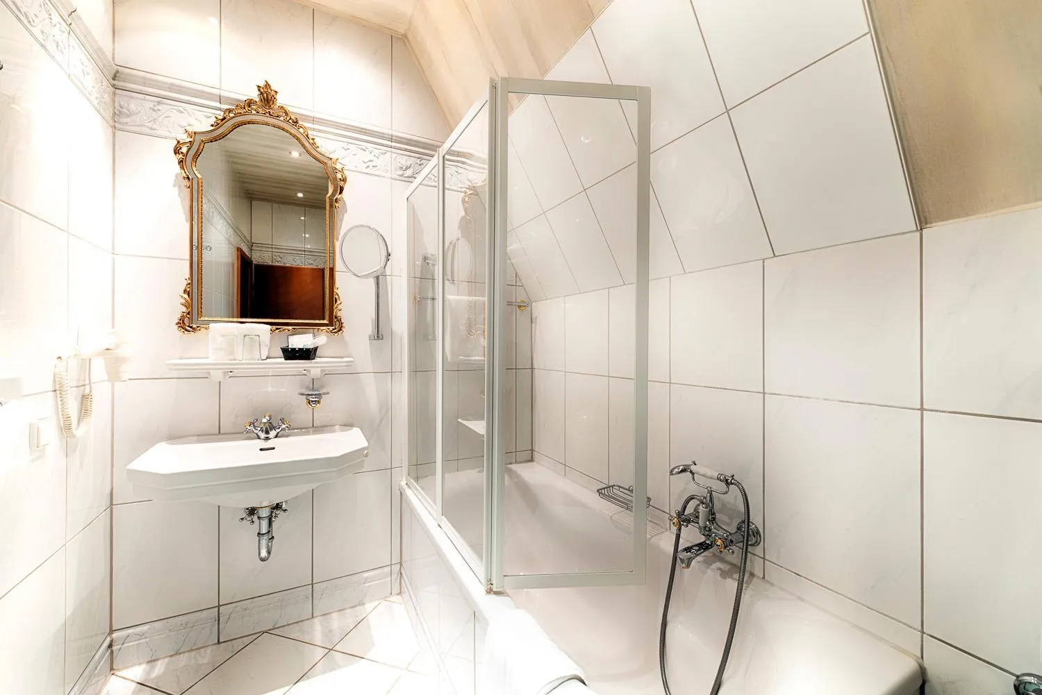 Bath in Hotel Villa Heine Wellness & Spa