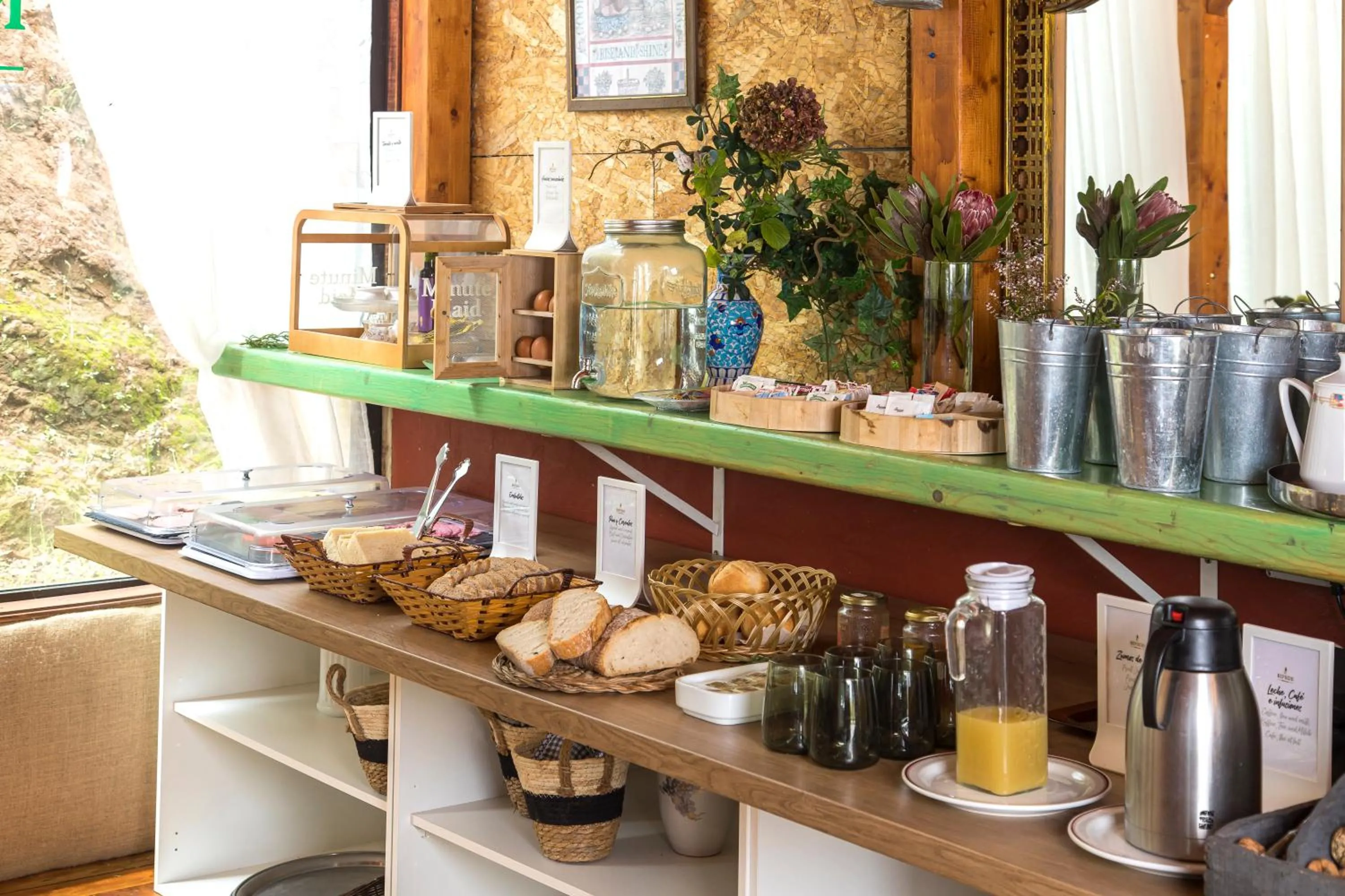 Food and drinks in Hotel Rural El Refugio - Solo Adultos