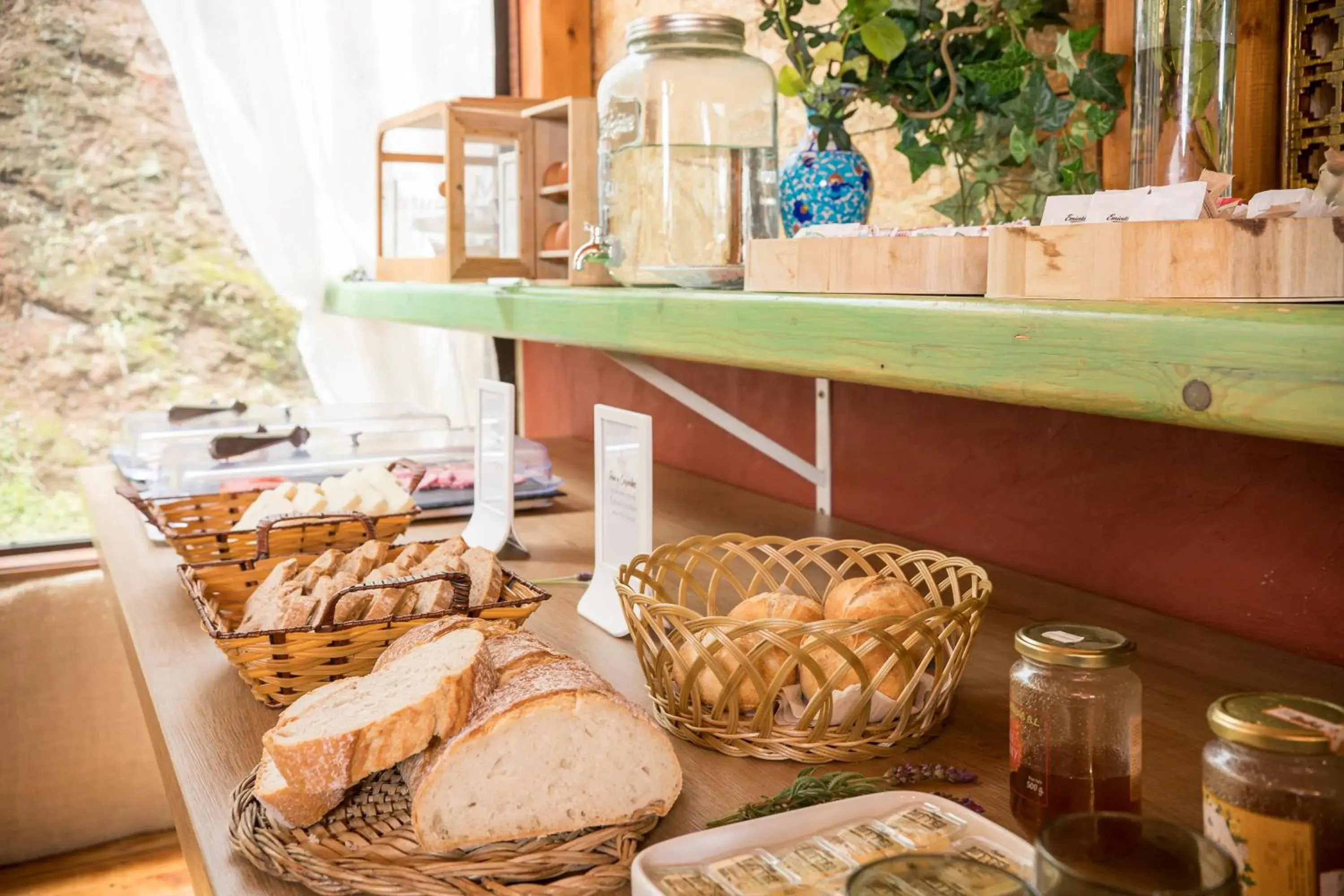 Food and drinks in Hotel Rural El Refugio - Solo Adultos Food and drinks in Hotel Rural El Refugio - Solo Adultos