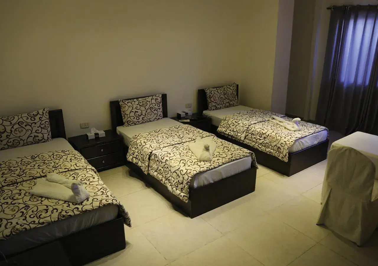 Triple Room in Ajnadeen Hotel Triple Room in Ajnadeen Hotel