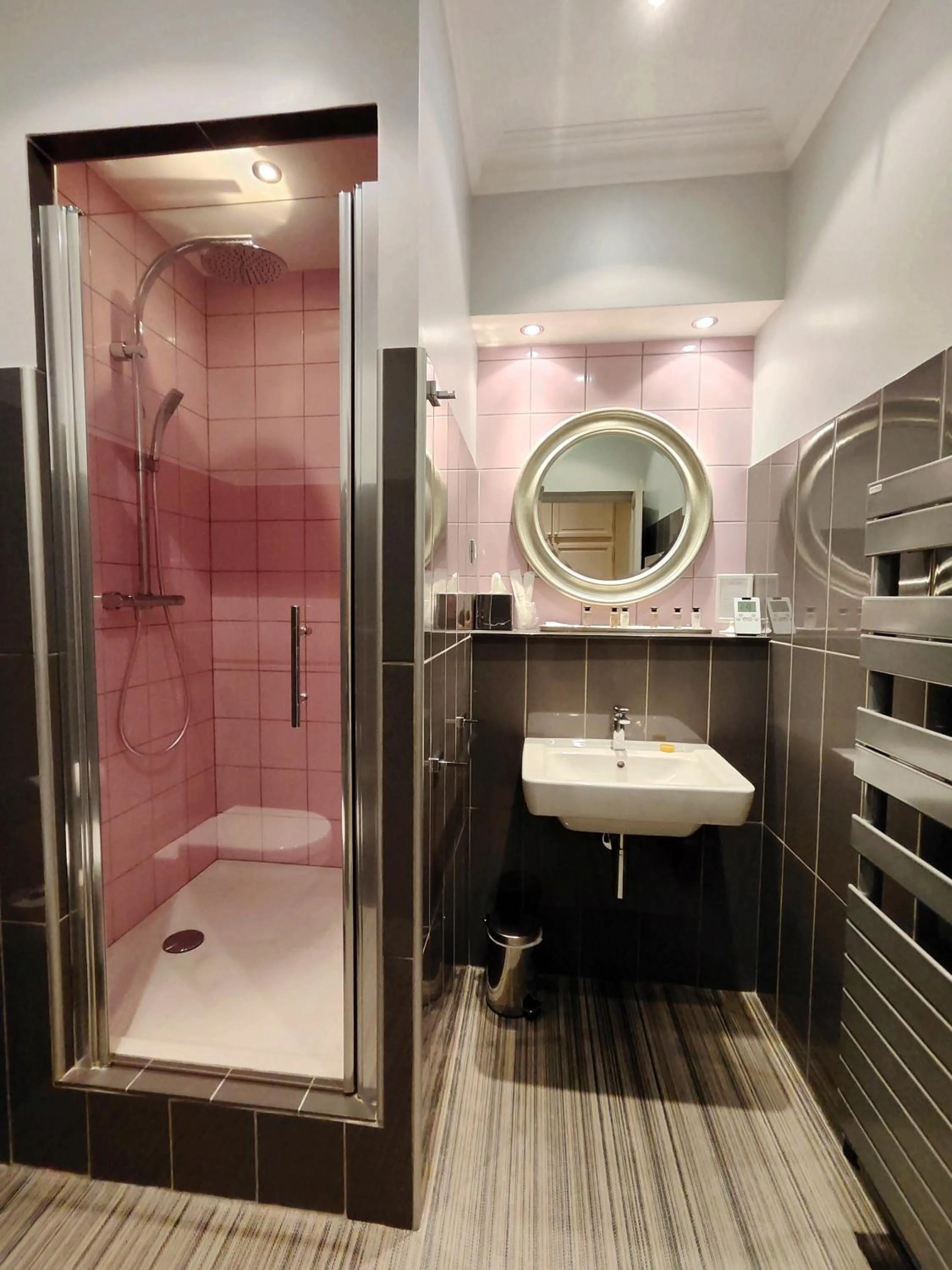 Bathroom in Hôtel Château de Didonne