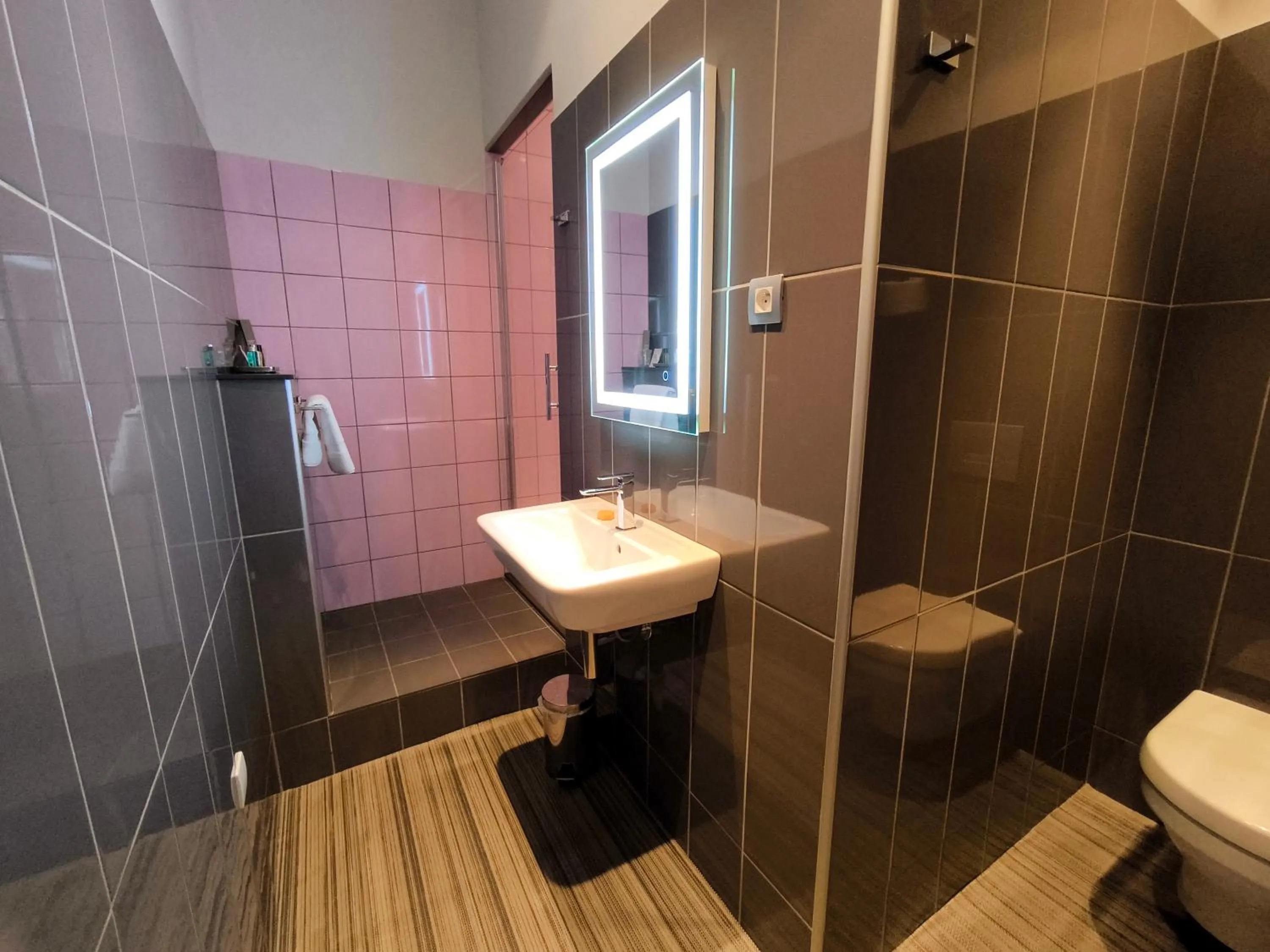 Bathroom in Hôtel Château de Didonne