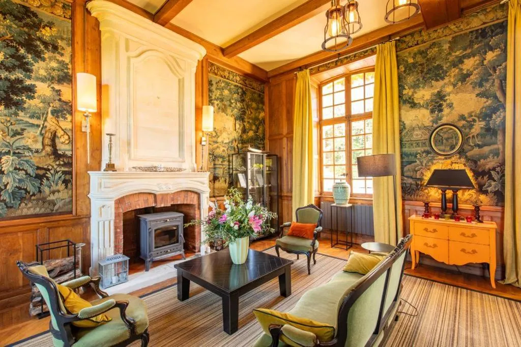 Living room in Hôtel Château de Didonne