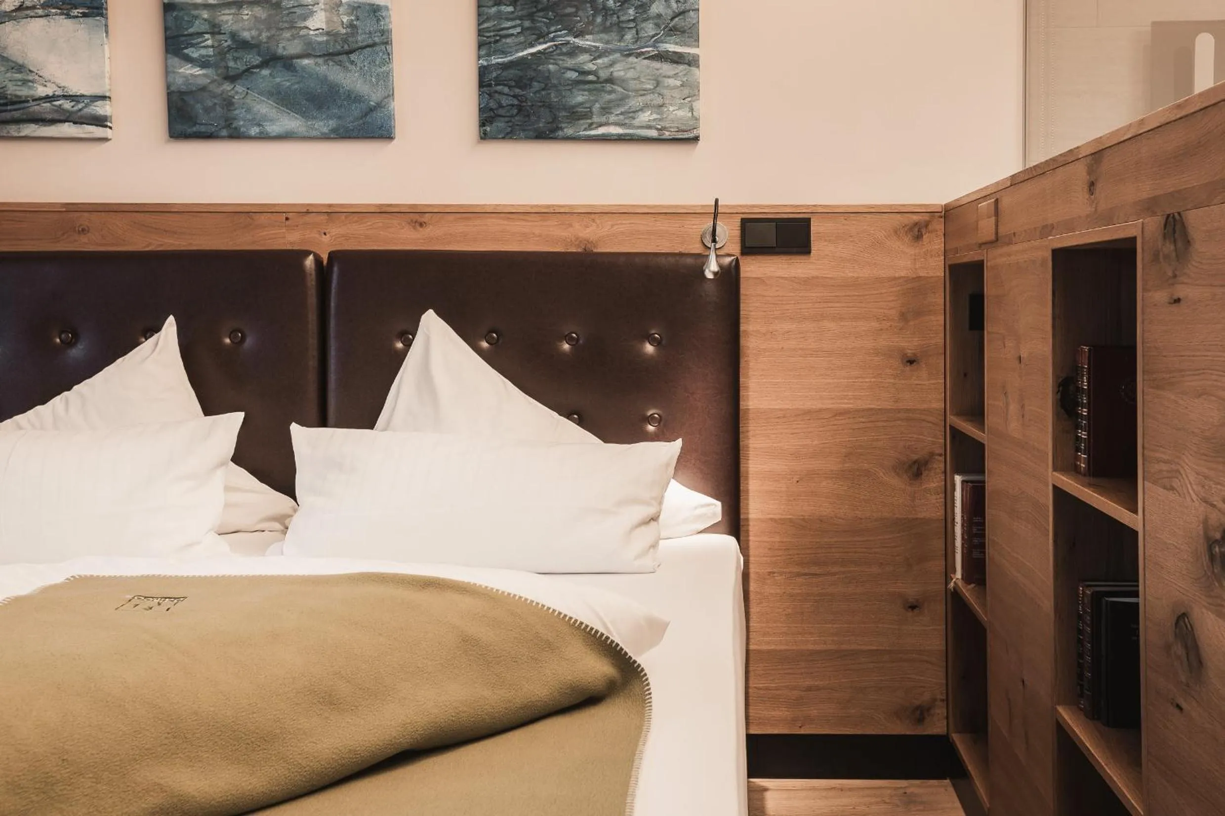 Bed in Anthony's Life&Style Hotel