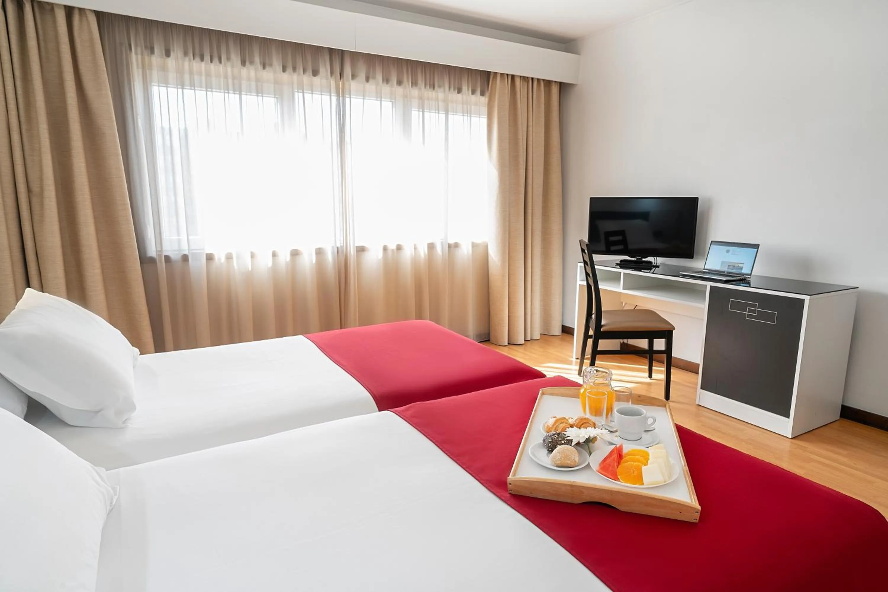 Bed in Hotel Amadeos - Matosinhos - Porto
