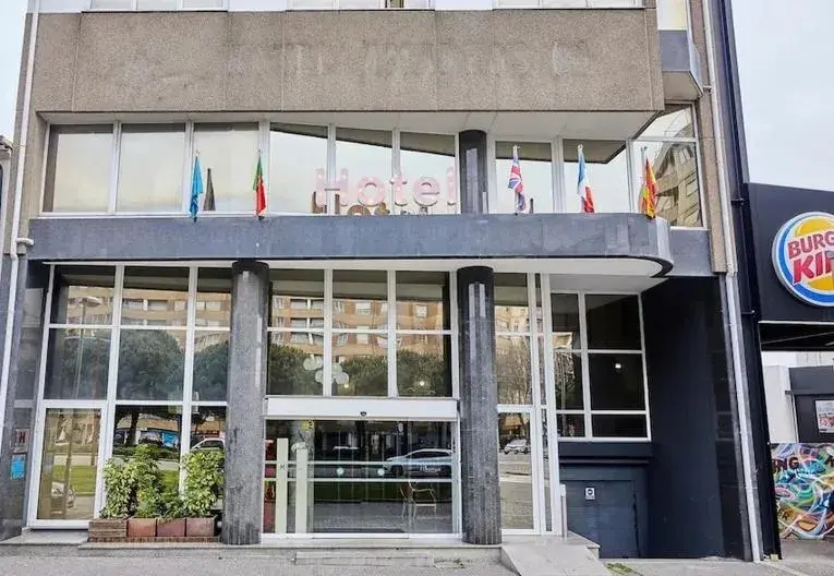 Property building in Hotel Amadeos - Matosinhos - Porto Property building in Hotel Amadeos - Matosinhos - Porto