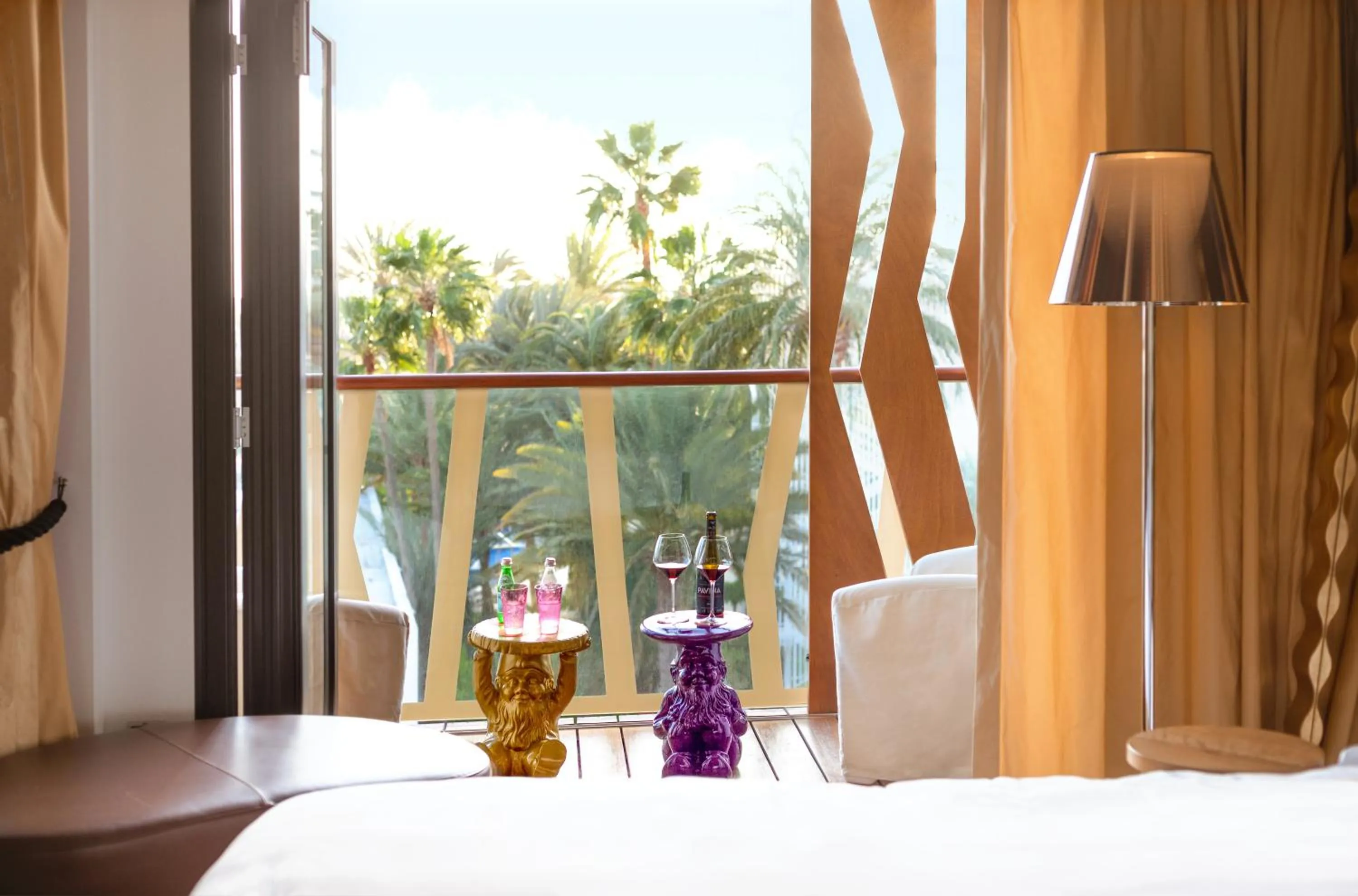 Garden view, Bed in Bohemia Suites & Spa - Adults Only