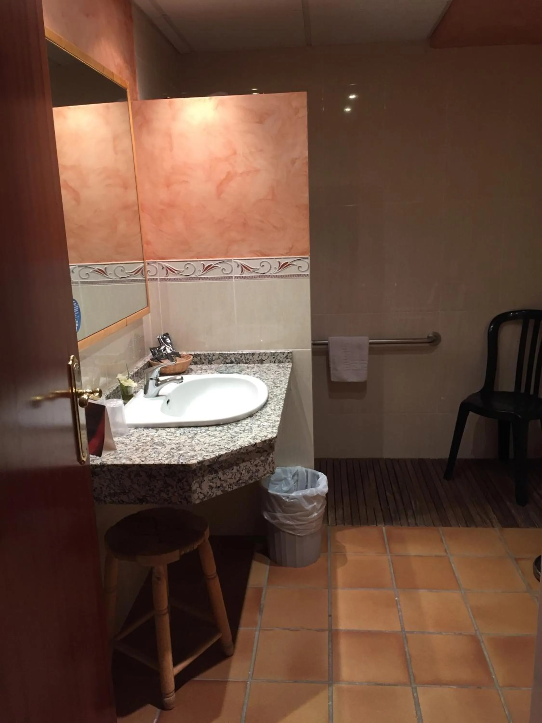 Bathroom in Hotel Castellote