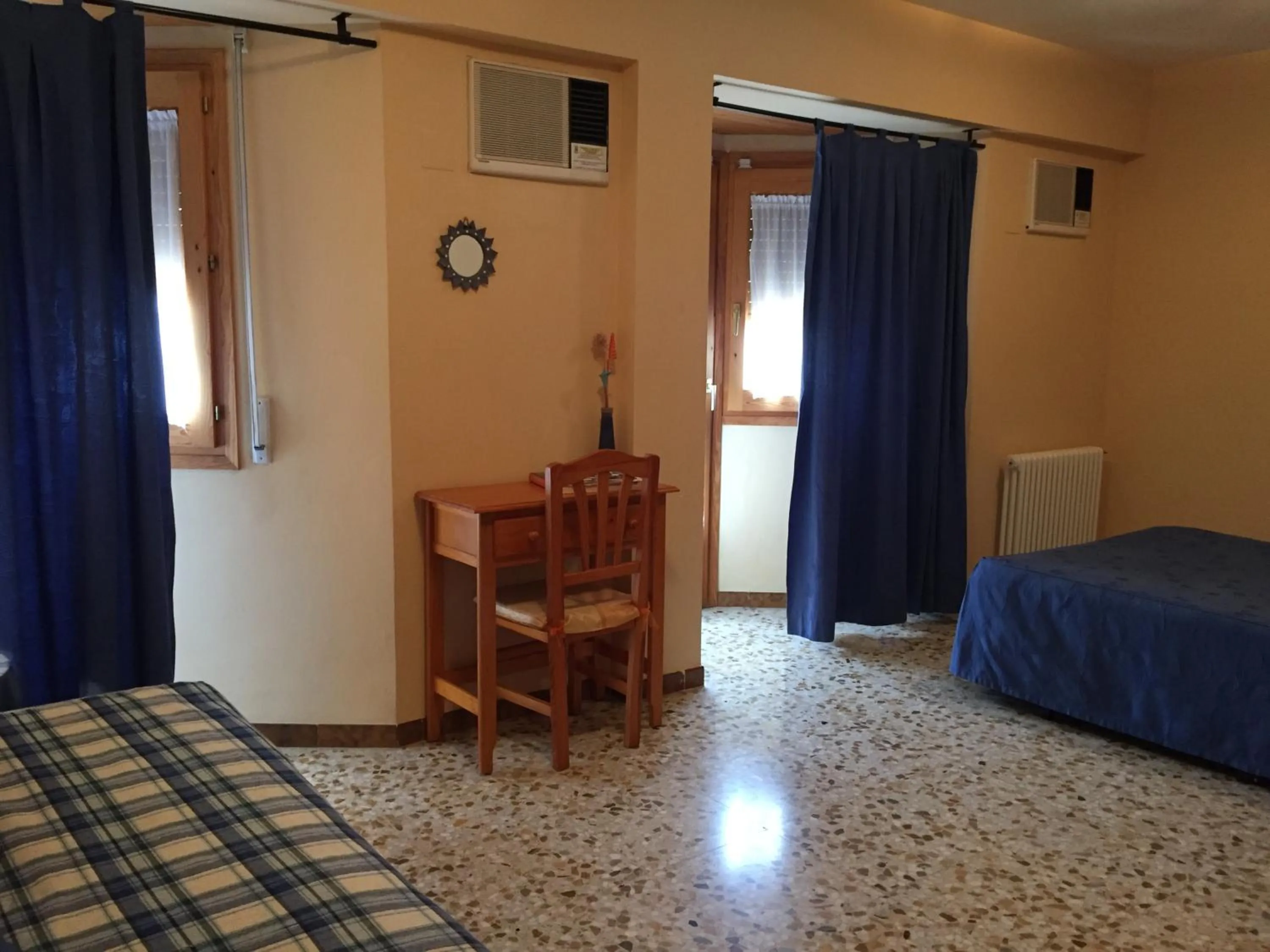 Photo of the whole room, Bed in Hotel Castellote