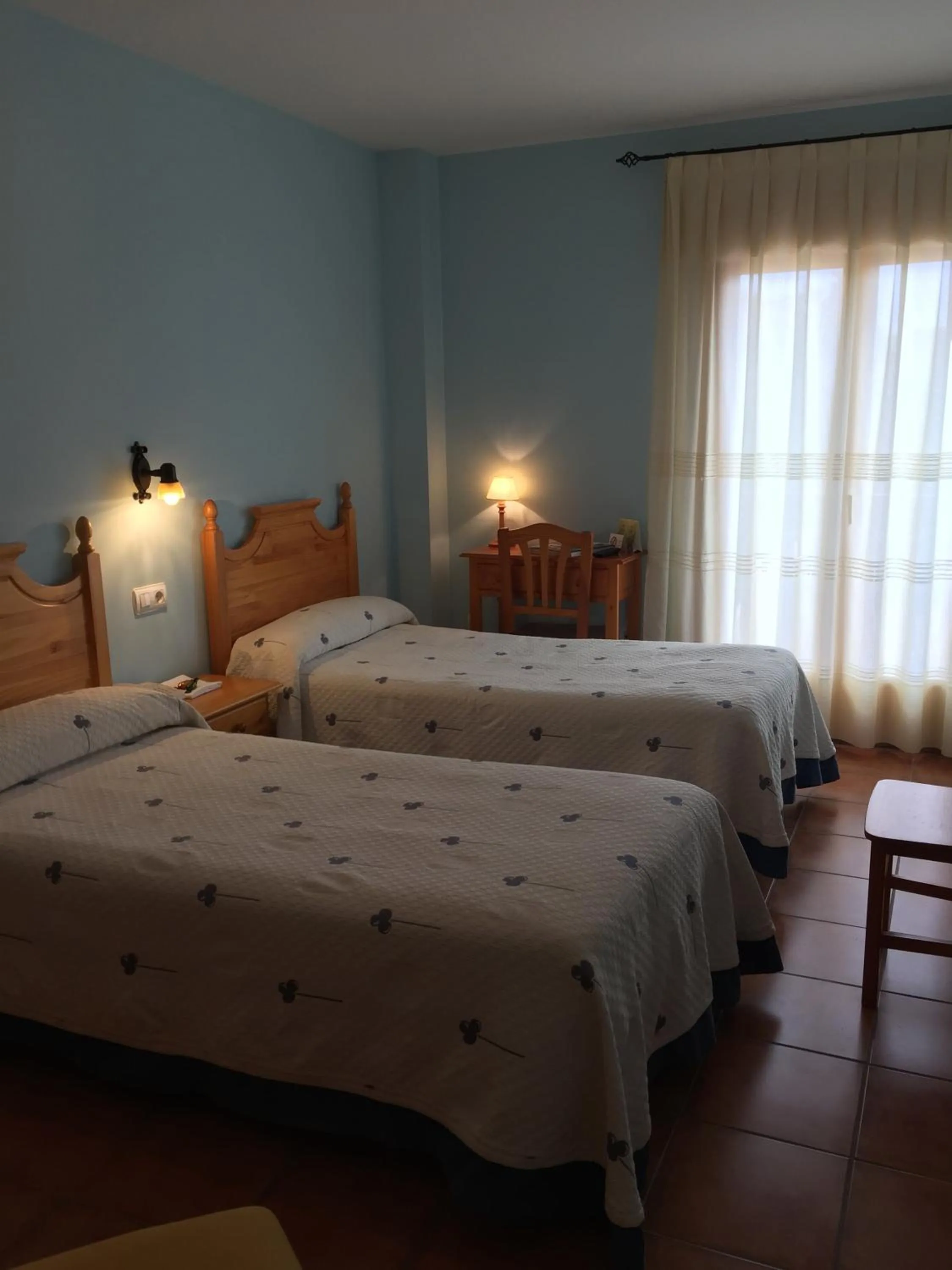 Photo of the whole room, Bed in Hotel Castellote