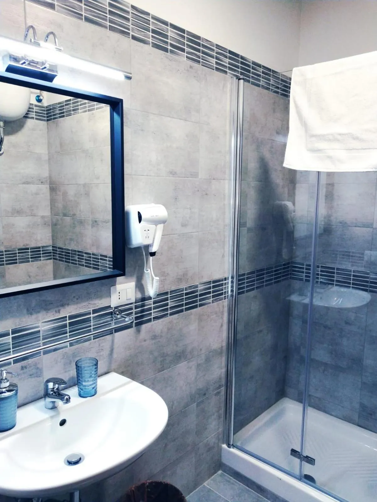 Bathroom in Seven Miracles Inn