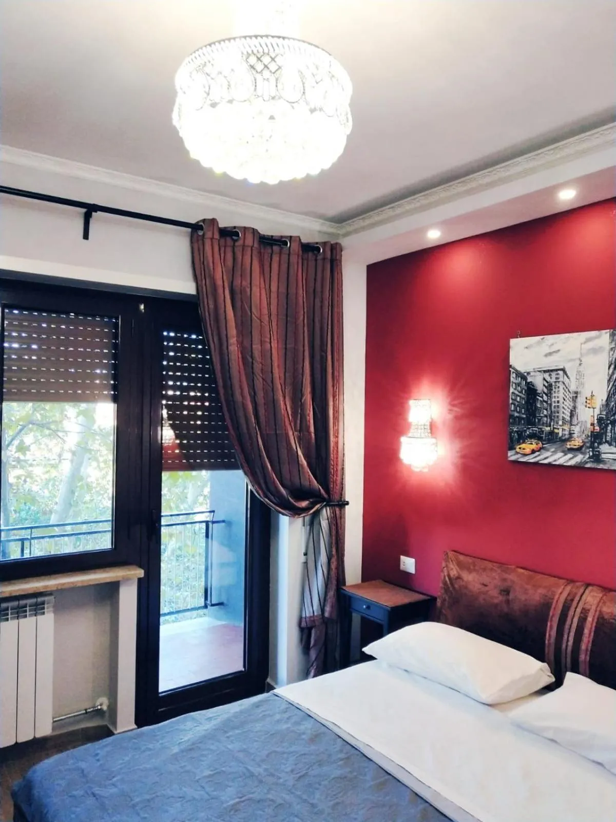 TV/Entertainment Center in Seven Miracles Inn